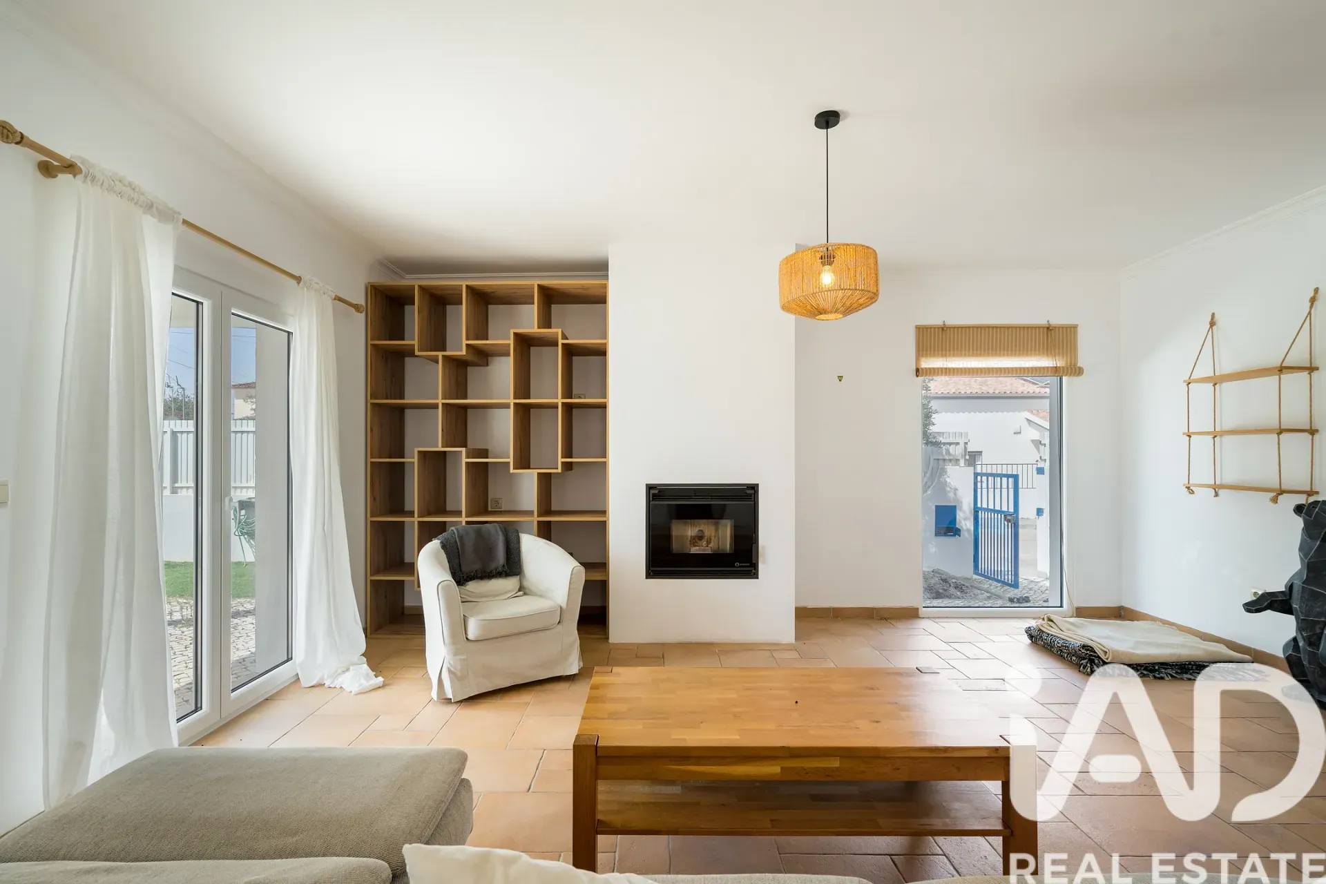 Contemporary 4-Bedroom House with Pool in Azeitão, Ideal for Modern Living - View image 7 of 35