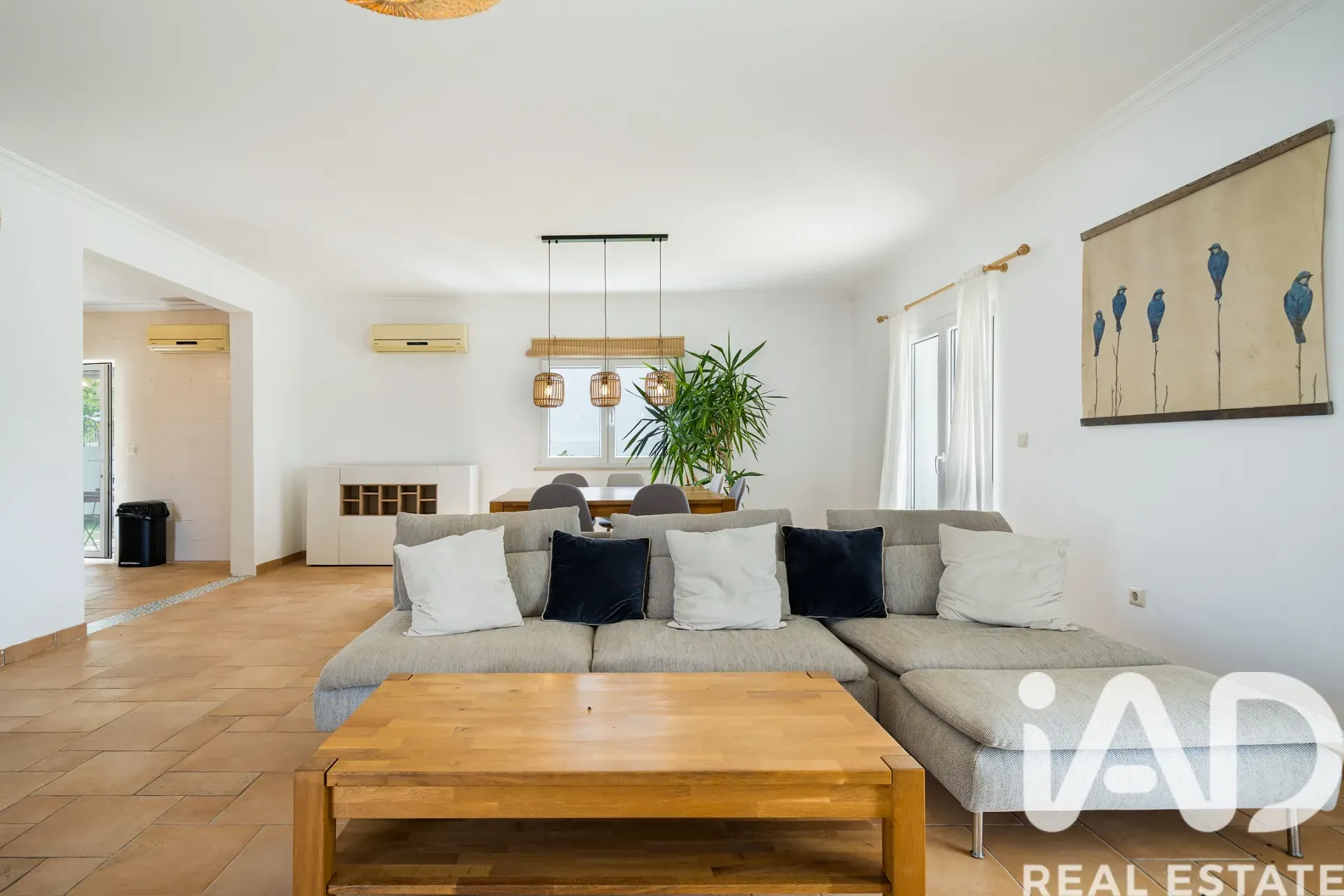 Contemporary 4-Bedroom House with Pool in Azeitão, Ideal for Modern Living - View image 8 of 35