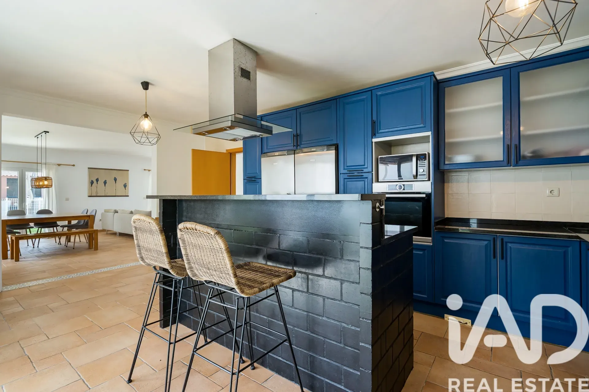 Contemporary 4-Bedroom House with Pool in Azeitão, Ideal for Modern Living - View image 10 of 35