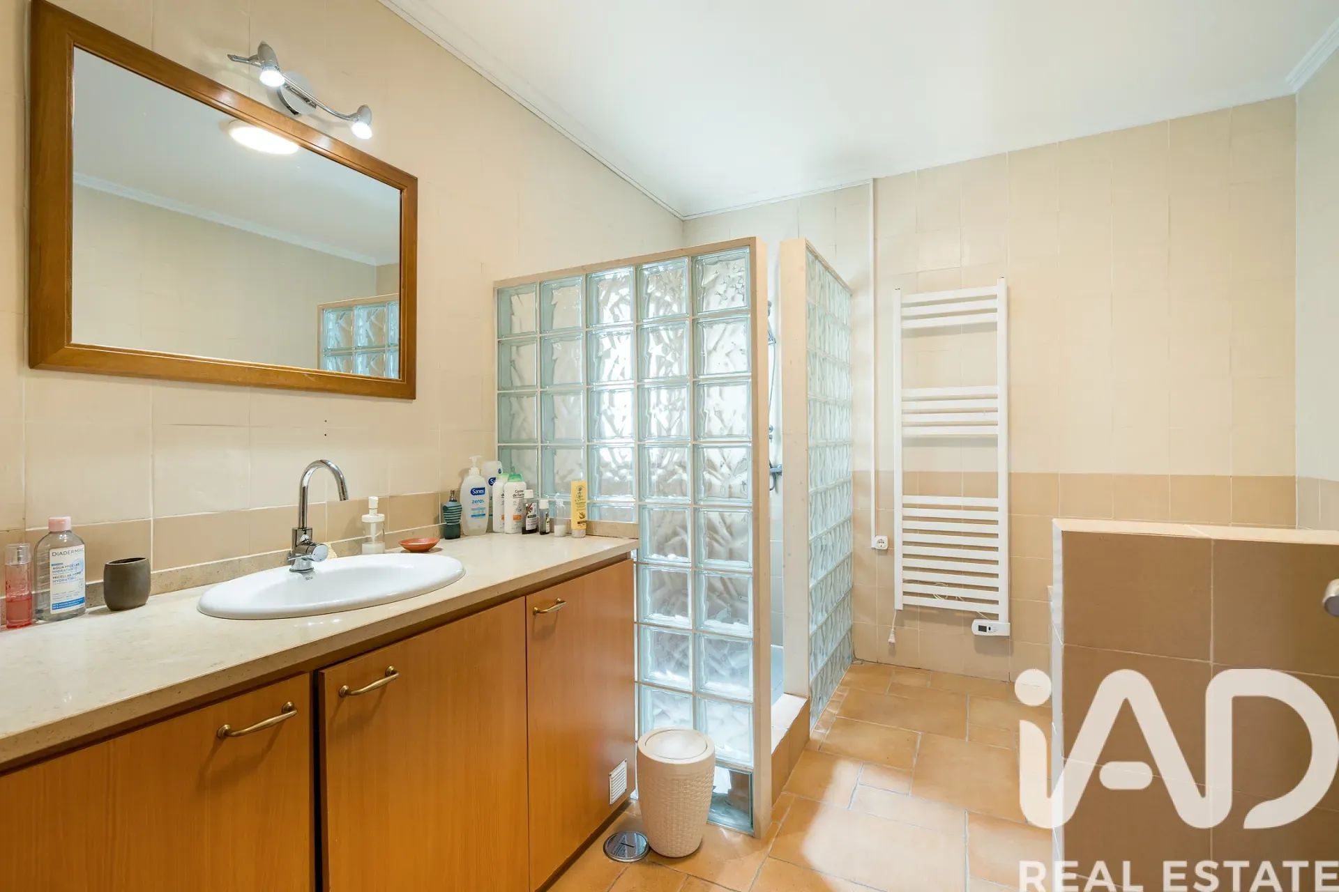 Contemporary 4-Bedroom House with Pool in Azeitão, Ideal for Modern Living - View image 18 of 35