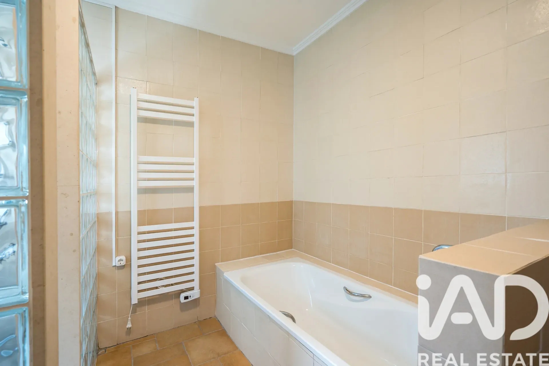 Contemporary 4-Bedroom House with Pool in Azeitão, Ideal for Modern Living - View image 19 of 35