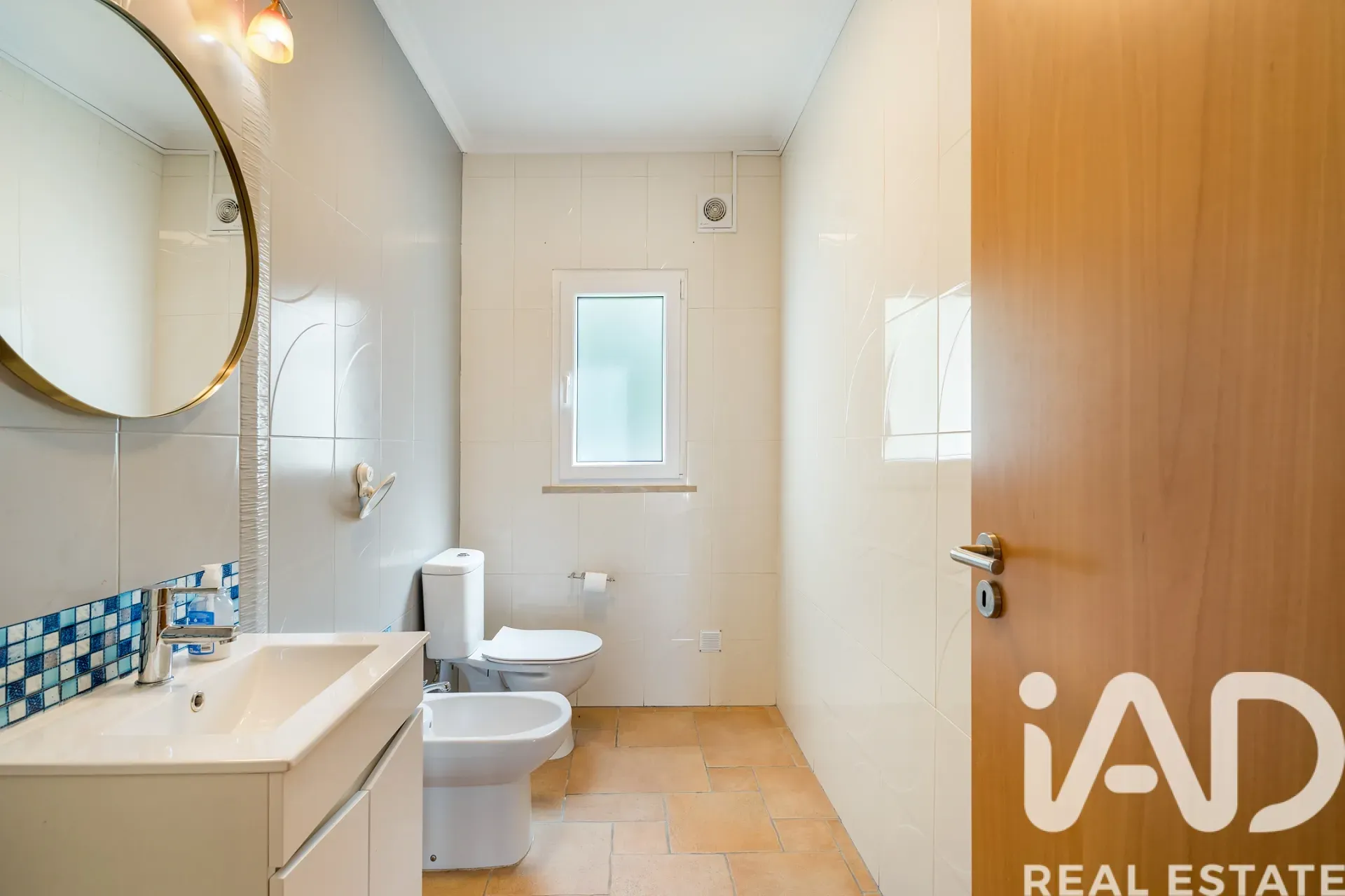 Contemporary 4-Bedroom House with Pool in Azeitão, Ideal for Modern Living - View image 21 of 35