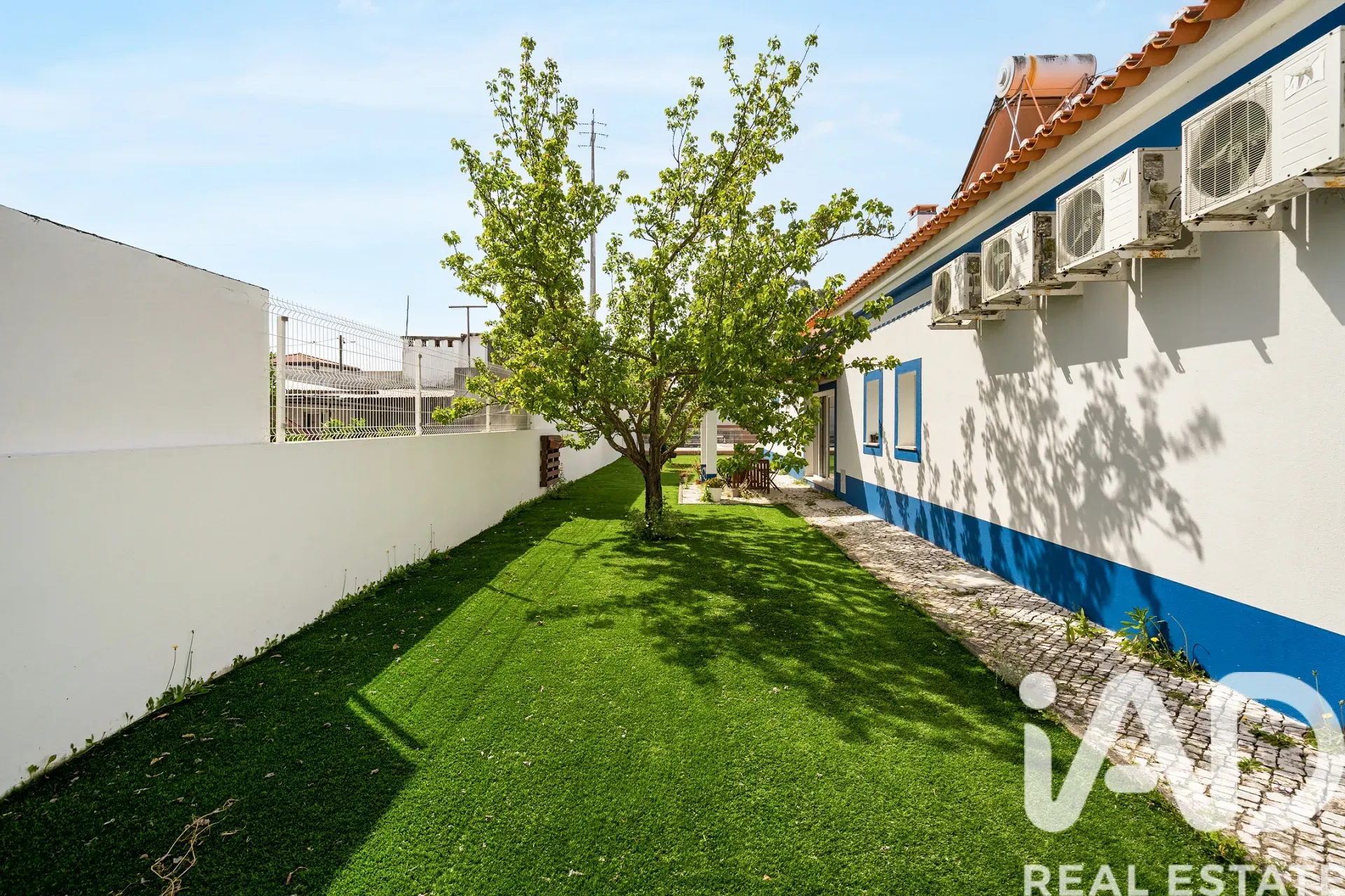 Contemporary 4-Bedroom House with Pool in Azeitão, Ideal for Modern Living - View image 27 of 35
