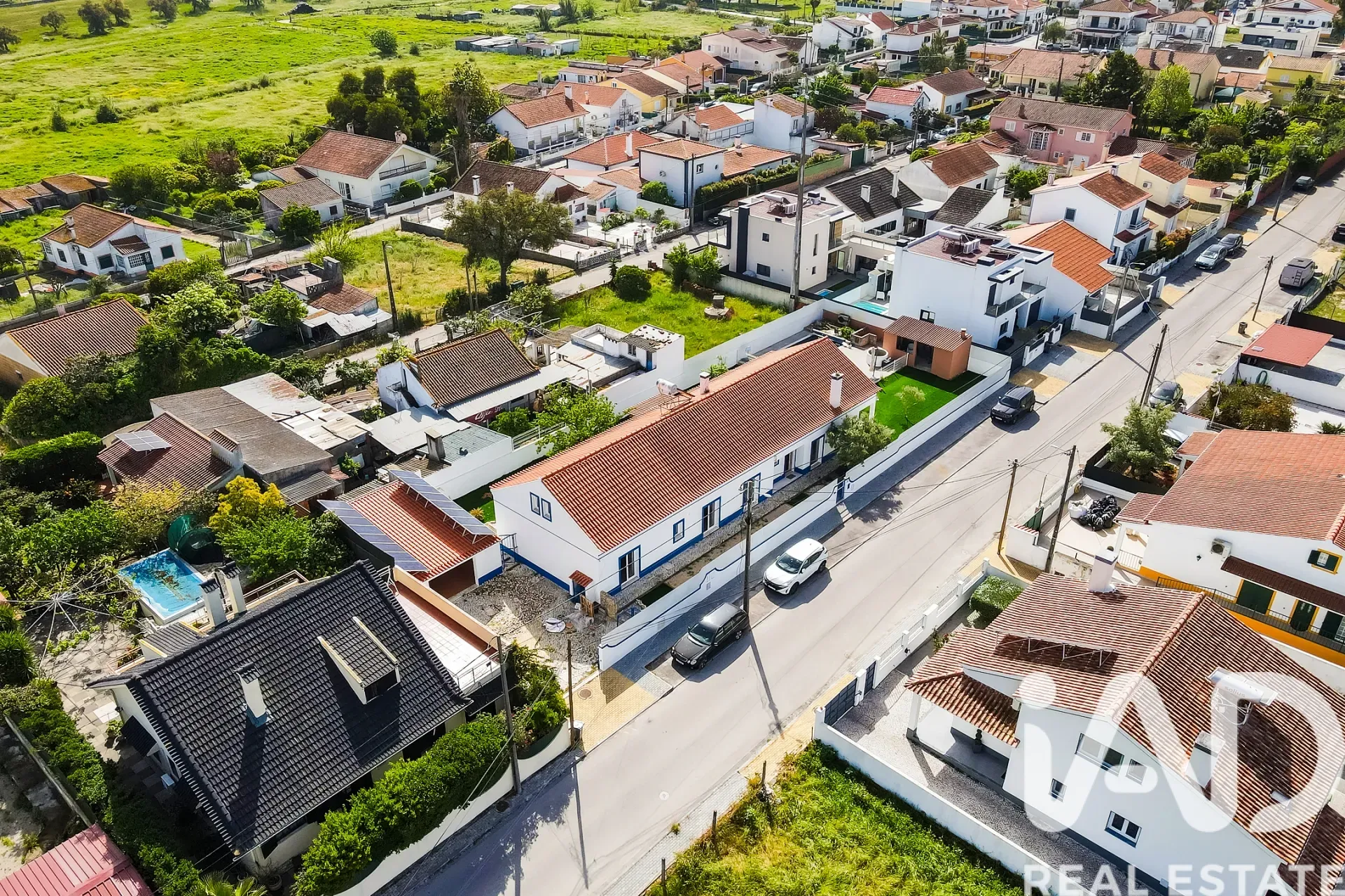 Contemporary 4-Bedroom House with Pool in Azeitão, Ideal for Modern Living - View image 32 of 35