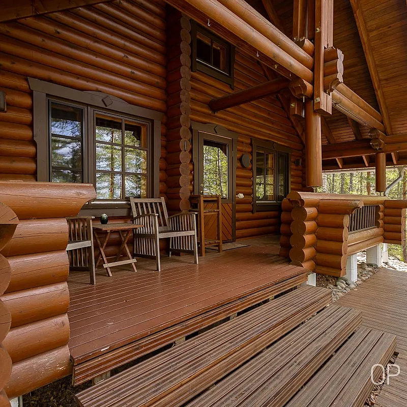 Finnish Lakeside Retreat: 3-Bedroom Country House with Expansive Garden