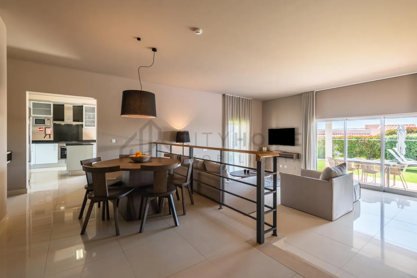 Elegant 3-Bedroom Villa with Pool and Garden in Vale da Lapa, Lagoa - View image 7 of 32