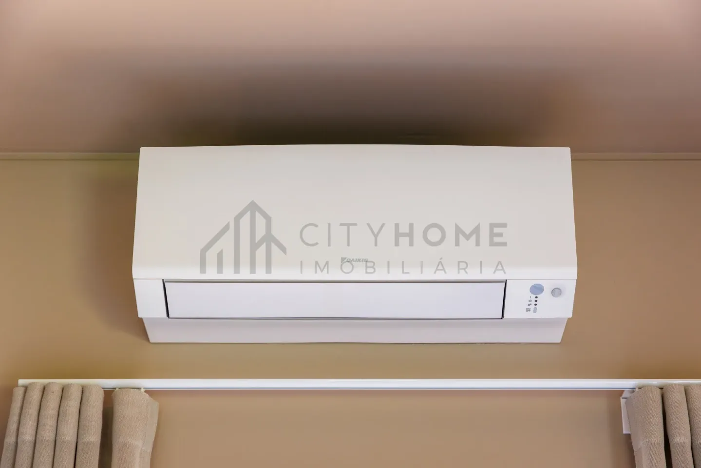 Elegant 3-Bedroom Villa with Pool and Garden in Vale da Lapa, Lagoa - View image 8 of 32