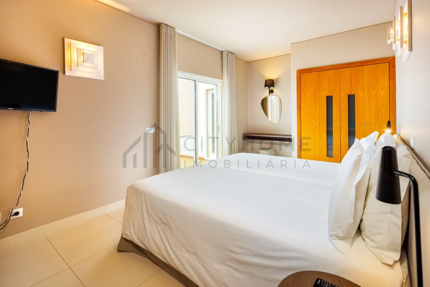 Elegant 3-Bedroom Villa with Pool and Garden in Vale da Lapa, Lagoa - View image 16 of 32