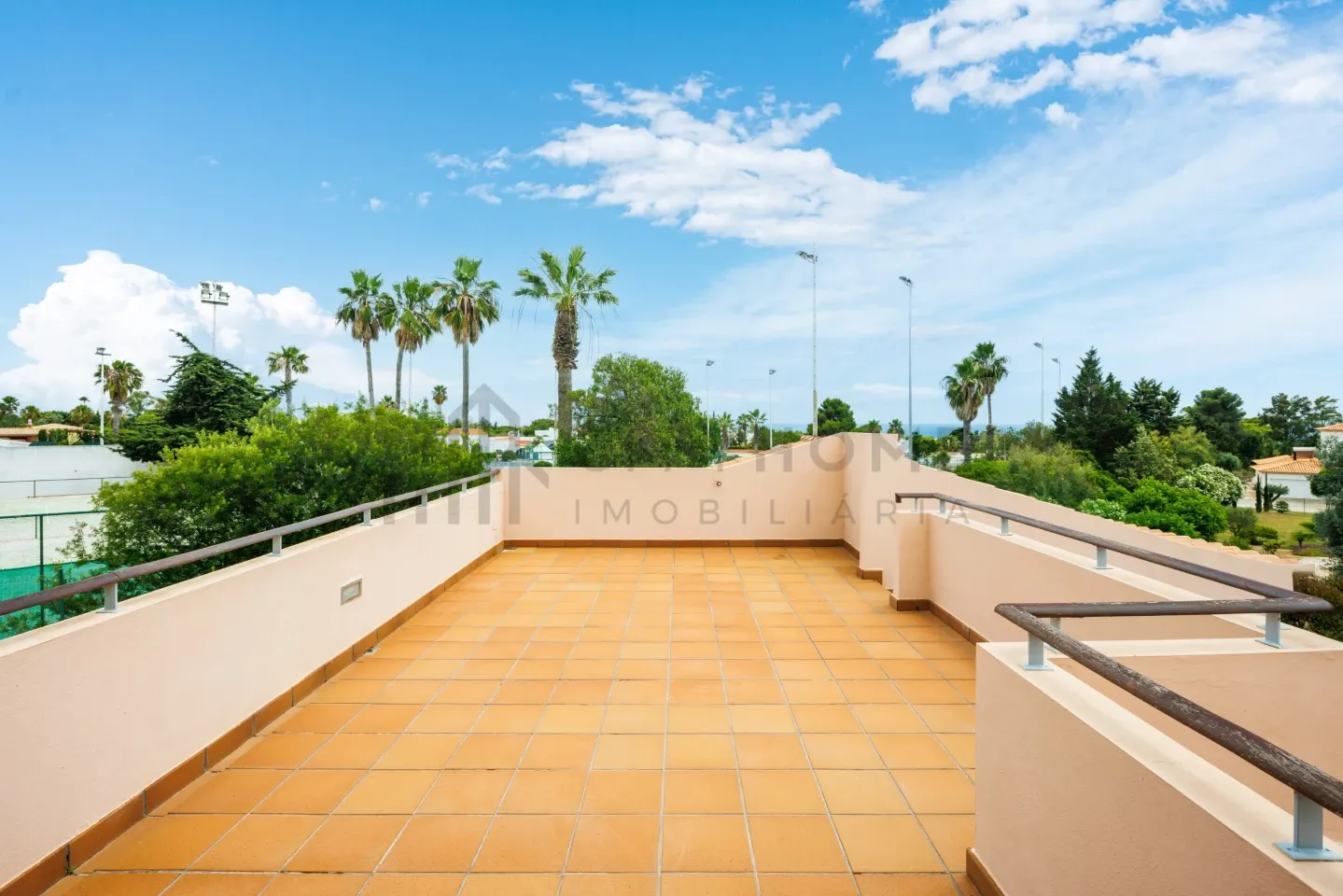 Elegant 3-Bedroom Villa with Pool and Garden in Vale da Lapa, Lagoa - View image 26 of 32