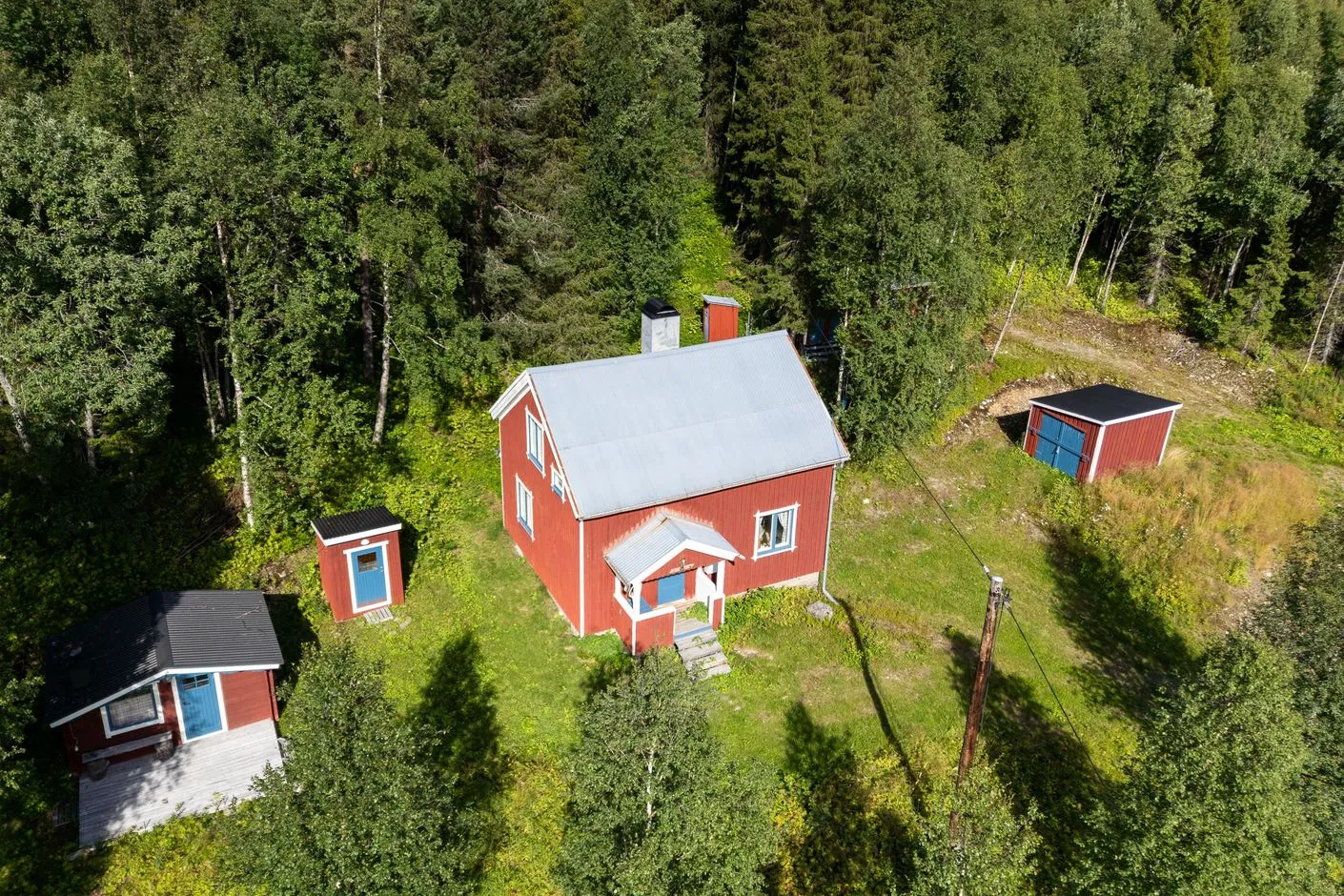 1940s Swedish House with Expansive Grounds and Wood Heating in Matsdal - View image 27 of 37