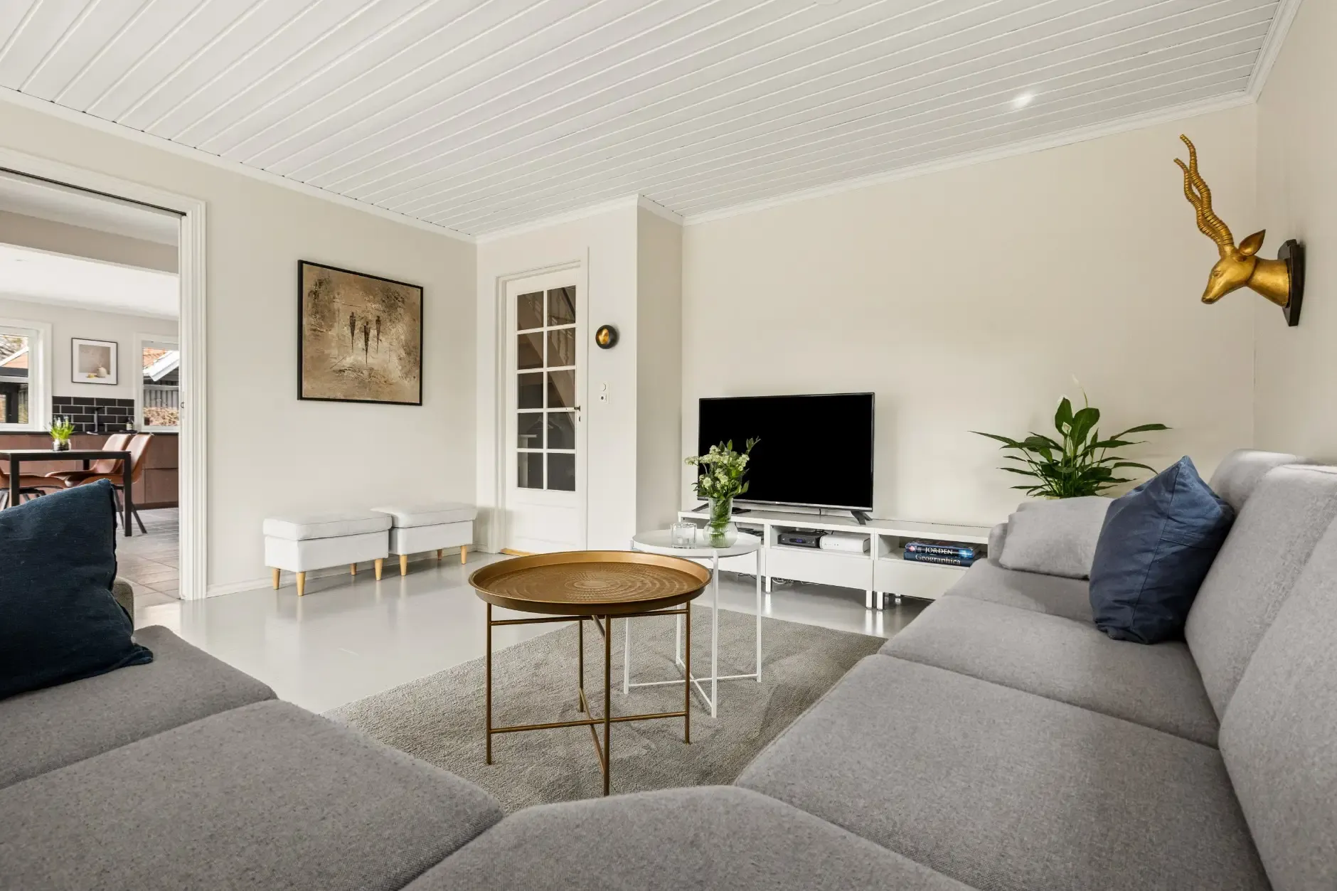 Contemporary Waterfront House in Justvik with Private Shoreline and Garden - View image 7 of 41