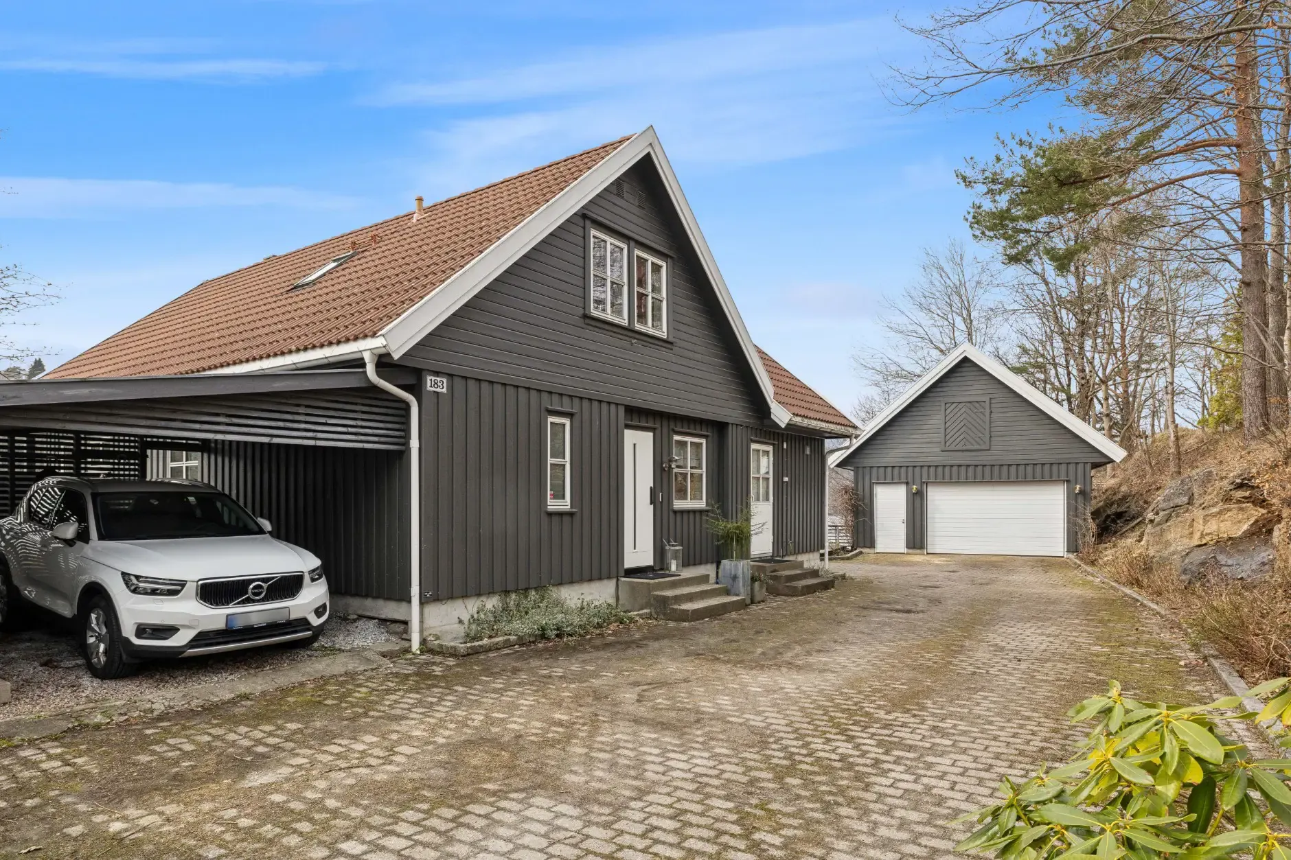 Contemporary Waterfront House in Justvik with Private Shoreline and Garden - View image 27 of 41