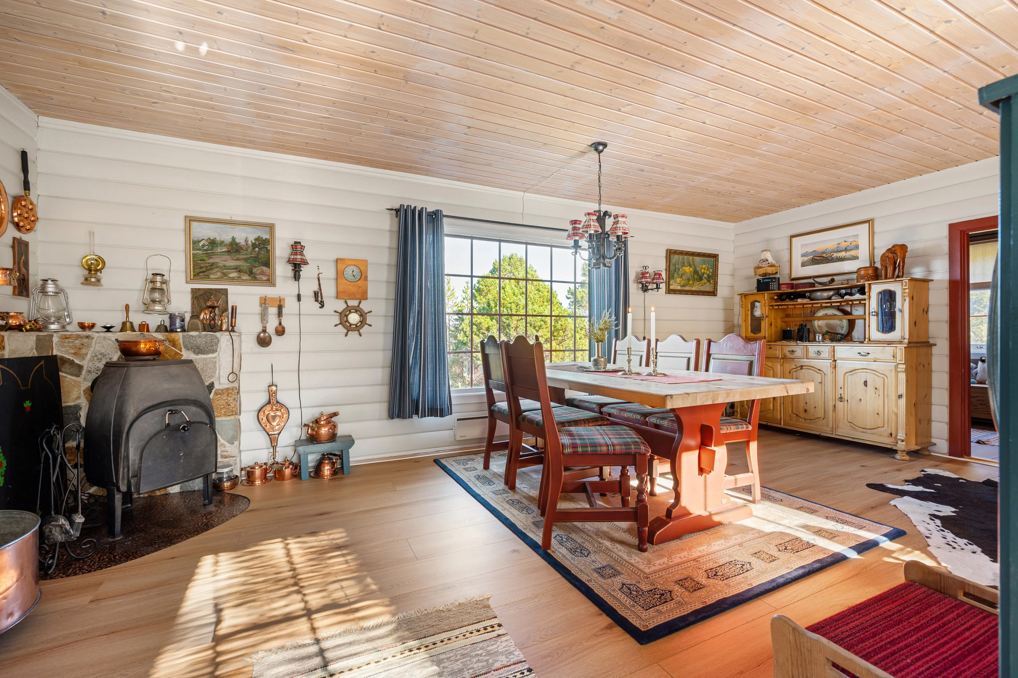 1980s Norwegian House with Terrace and Boat Access in Tovik - View image 16 of 51