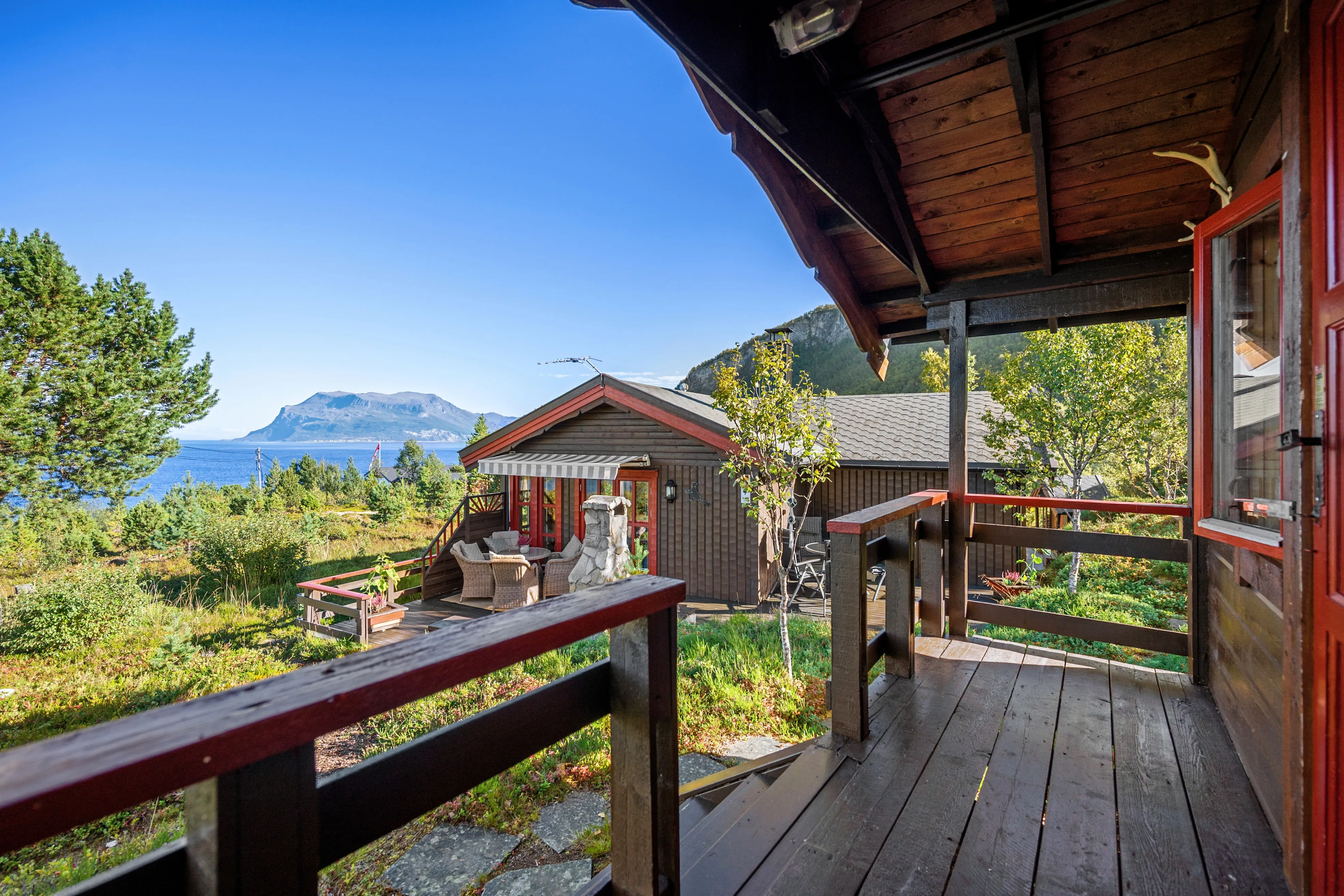 1980s Norwegian House with Terrace and Boat Access in Tovik - View image 35 of 51