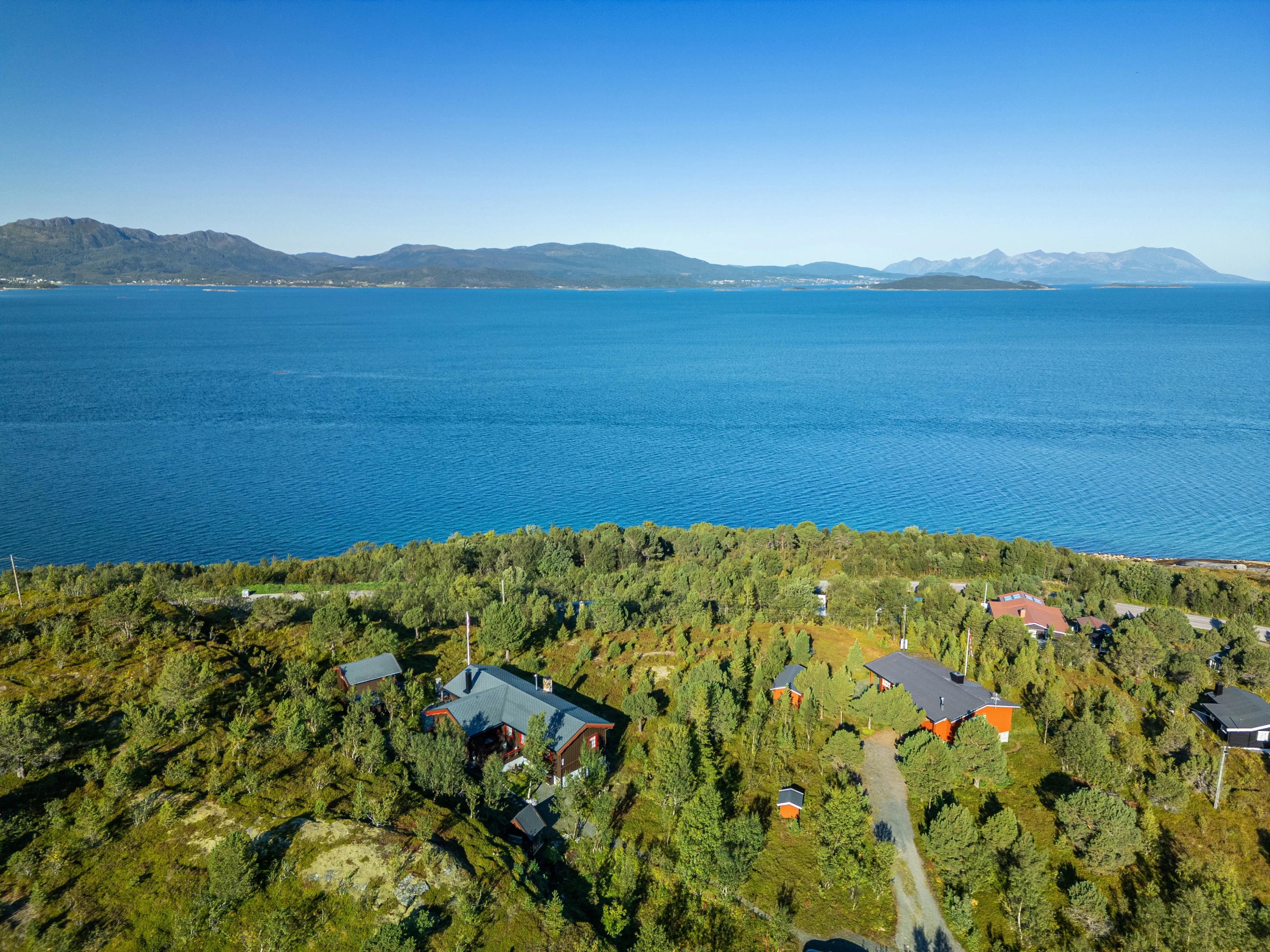 1980s Norwegian House with Terrace and Boat Access in Tovik - View image 37 of 51