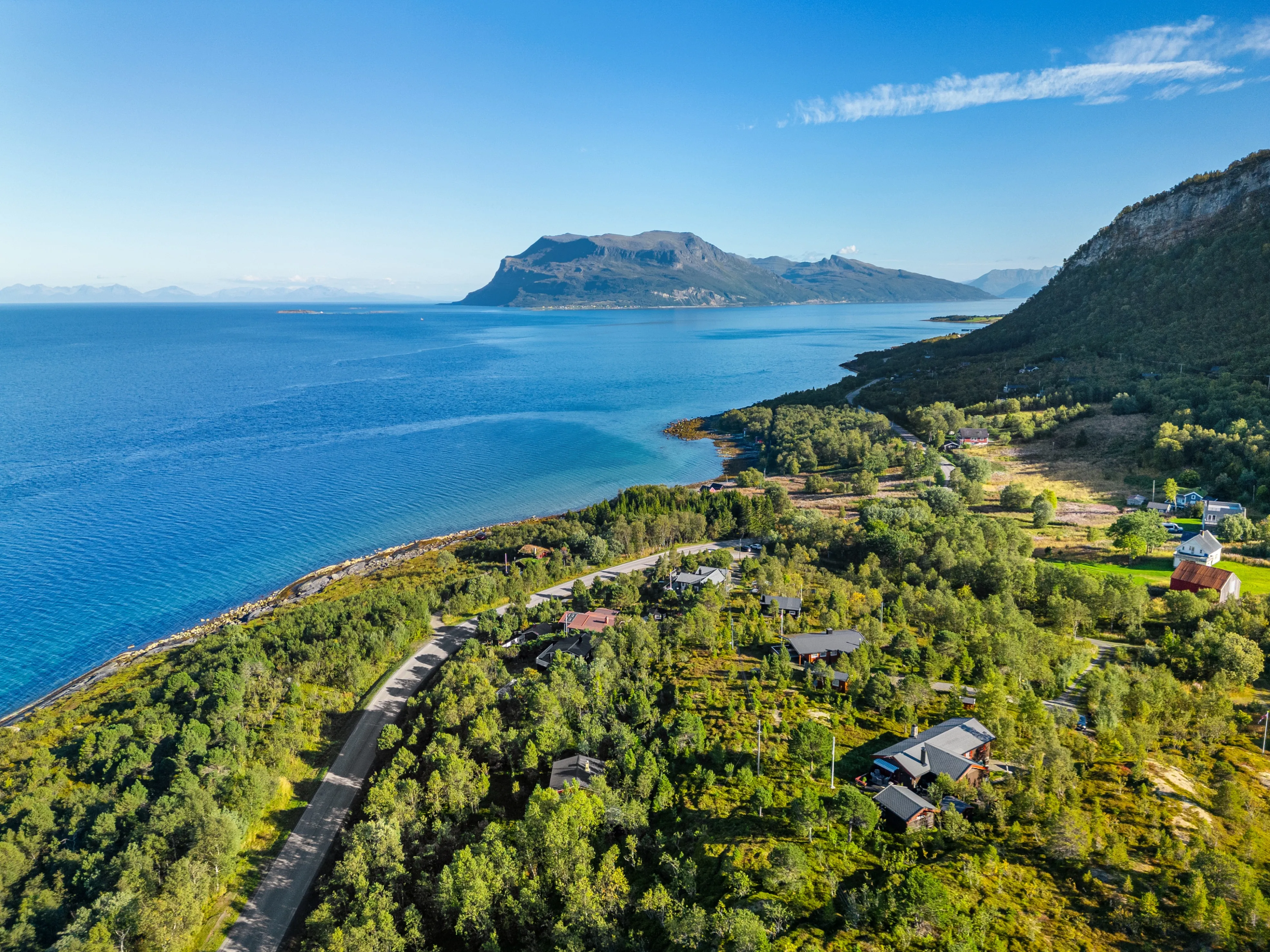 1980s Norwegian House with Terrace and Boat Access in Tovik - View image 44 of 51