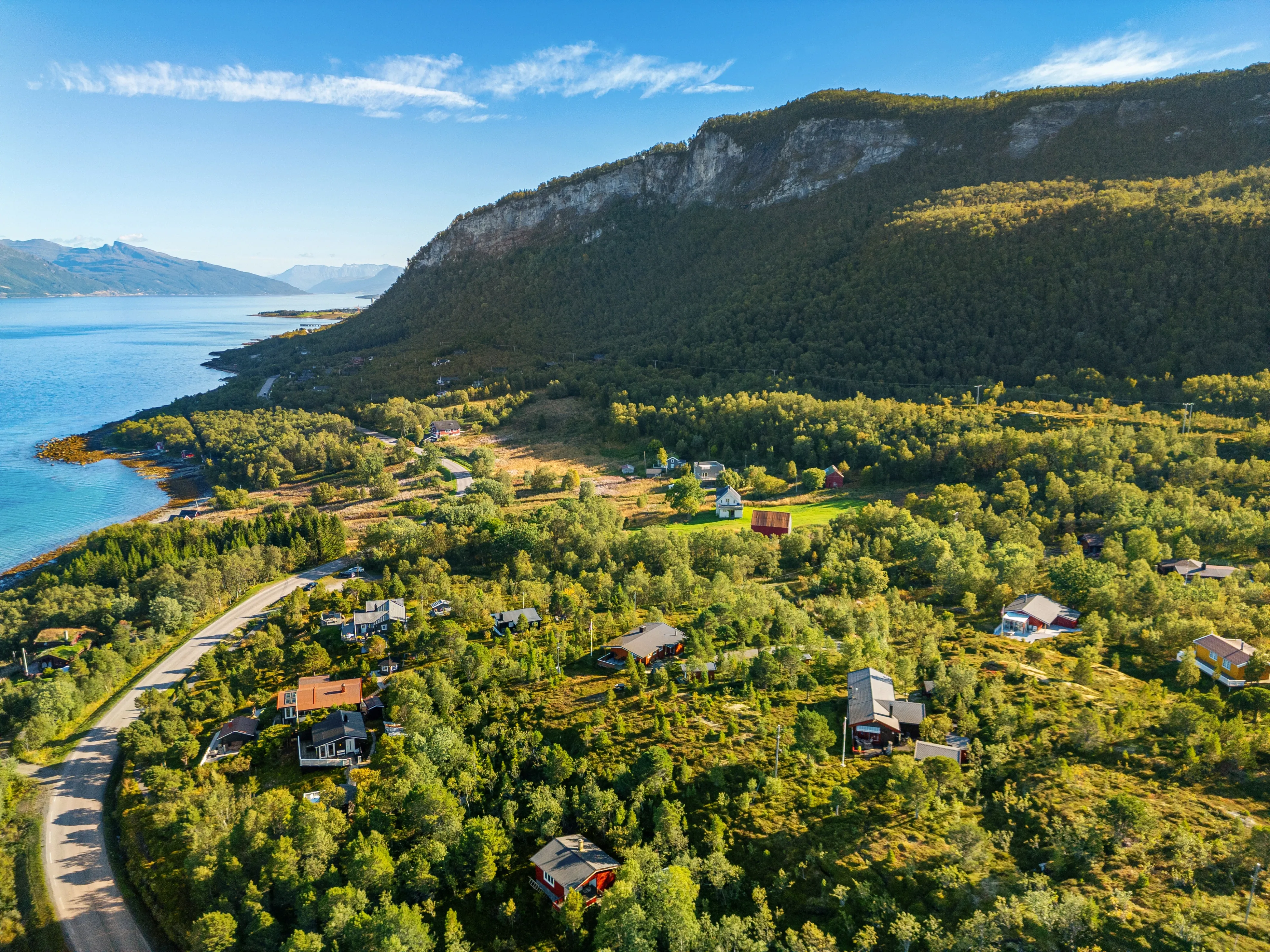 1980s Norwegian House with Terrace and Boat Access in Tovik - View image 45 of 51