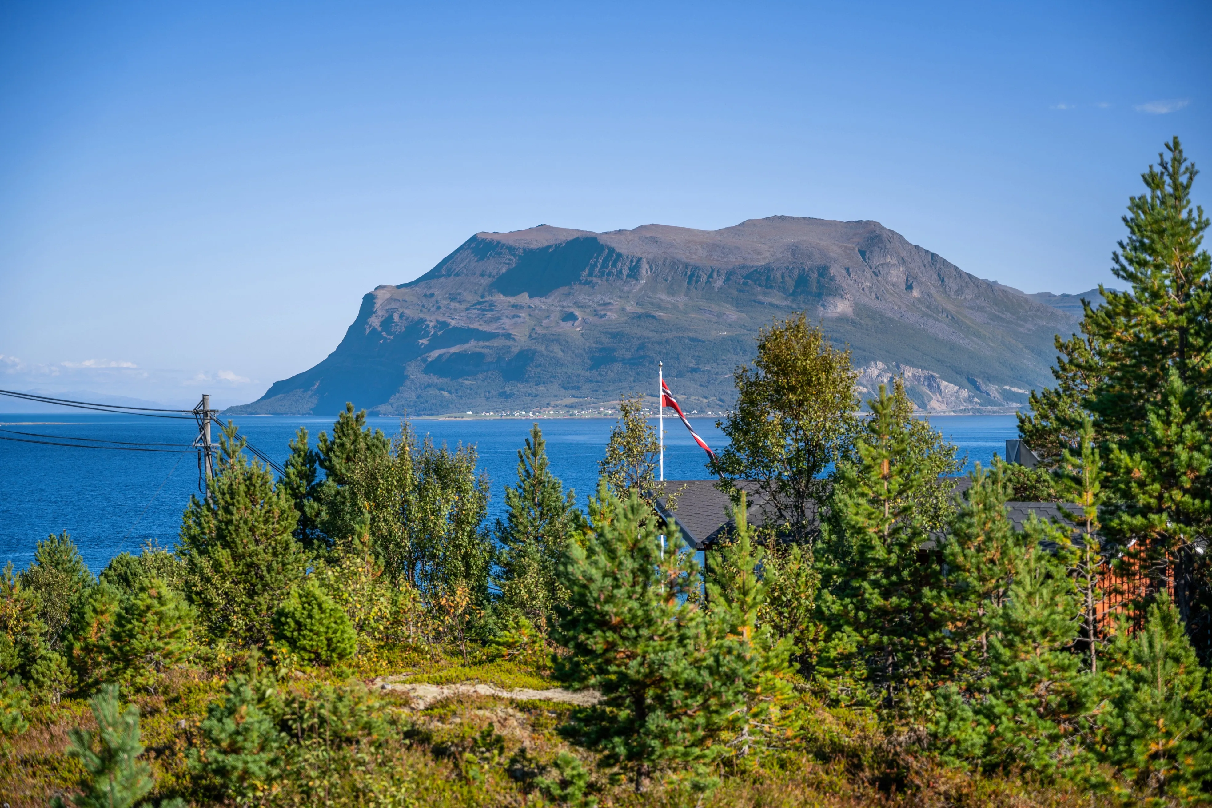1980s Norwegian House with Terrace and Boat Access in Tovik - View image 47 of 51