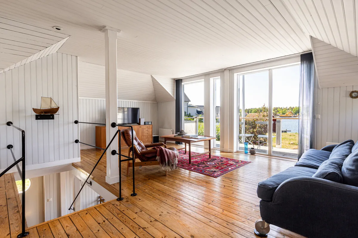 Early 1900s Seaside House with Garden and Balcony in Yxlan, Sweden - View image 8 of 42