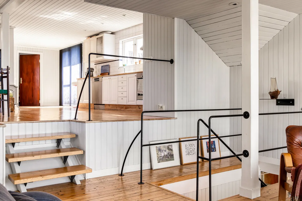 Early 1900s Seaside House with Garden and Balcony in Yxlan, Sweden - View image 10 of 42