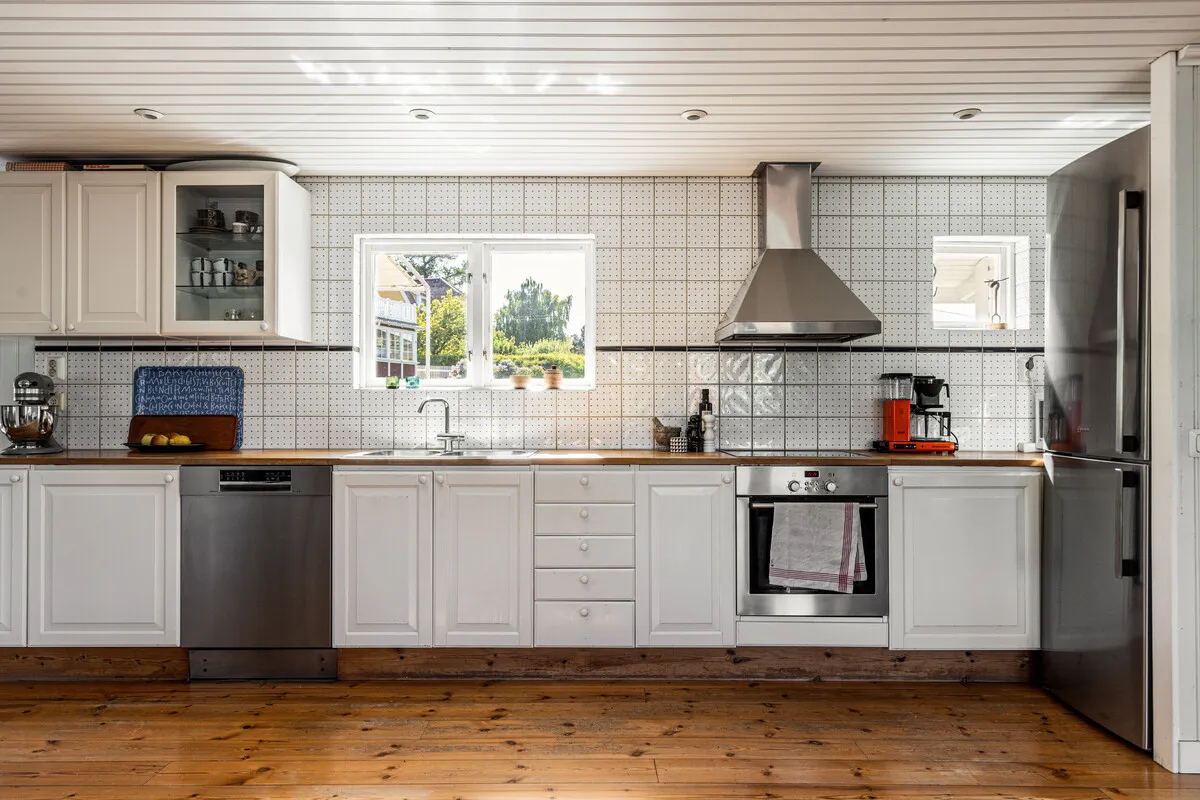 Early 1900s Seaside House with Garden and Balcony in Yxlan, Sweden - View image 11 of 42