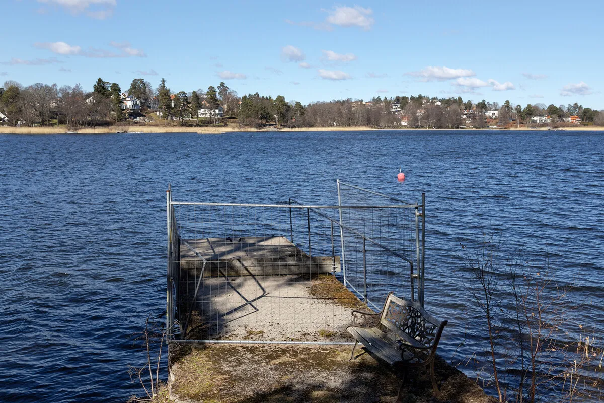 1930s Swedish Country House with Lakeside Views and Expansive Garden - View image 12 of 35