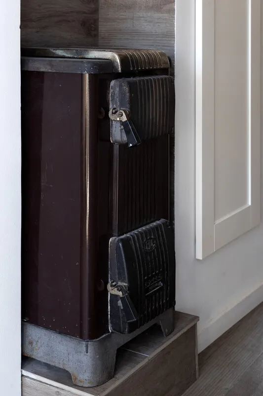 1930s Swedish Country House with Lakeside Views and Expansive Garden - View image 16 of 35