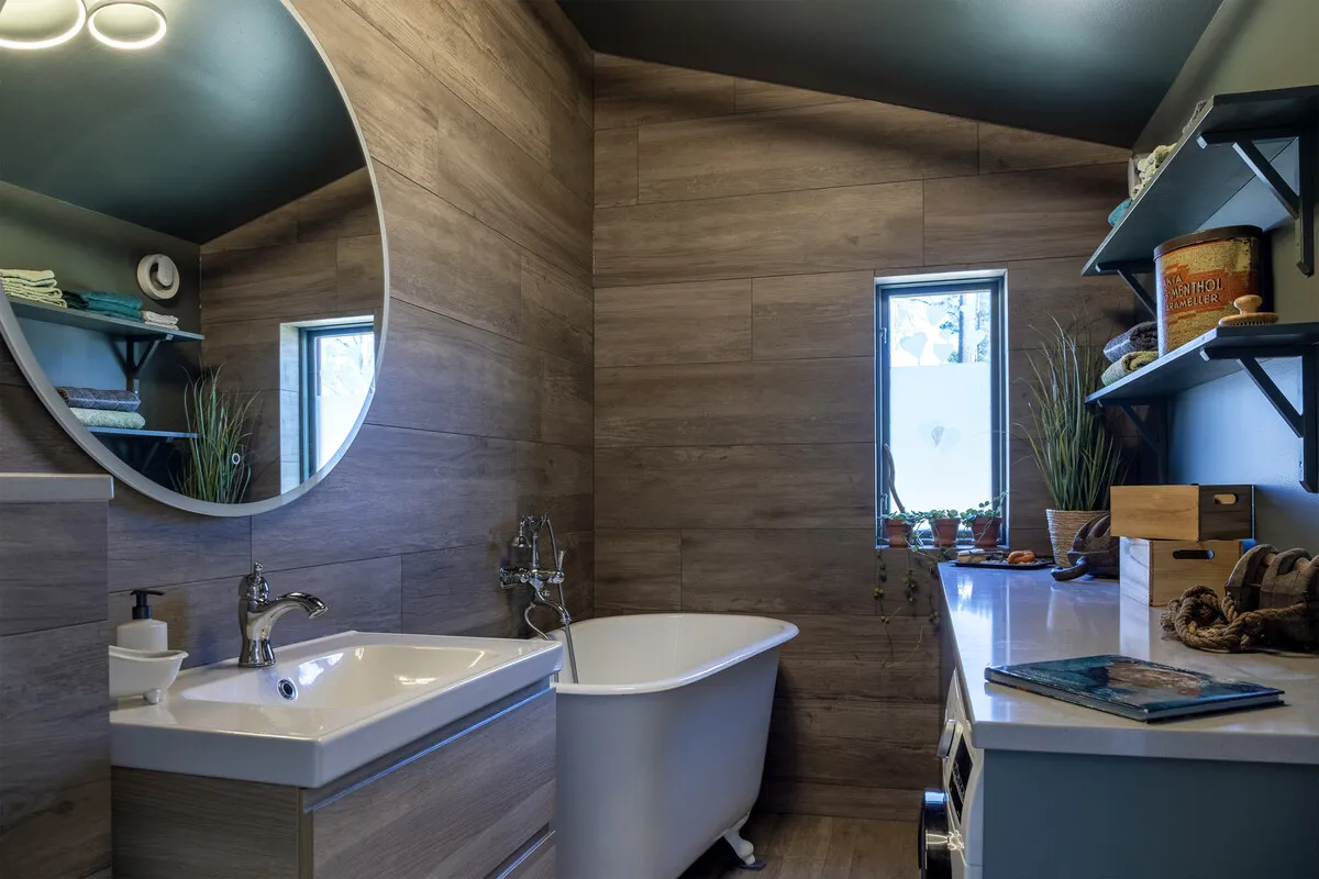 1930s Swedish Country House with Lakeside Views and Expansive Garden - View image 17 of 35