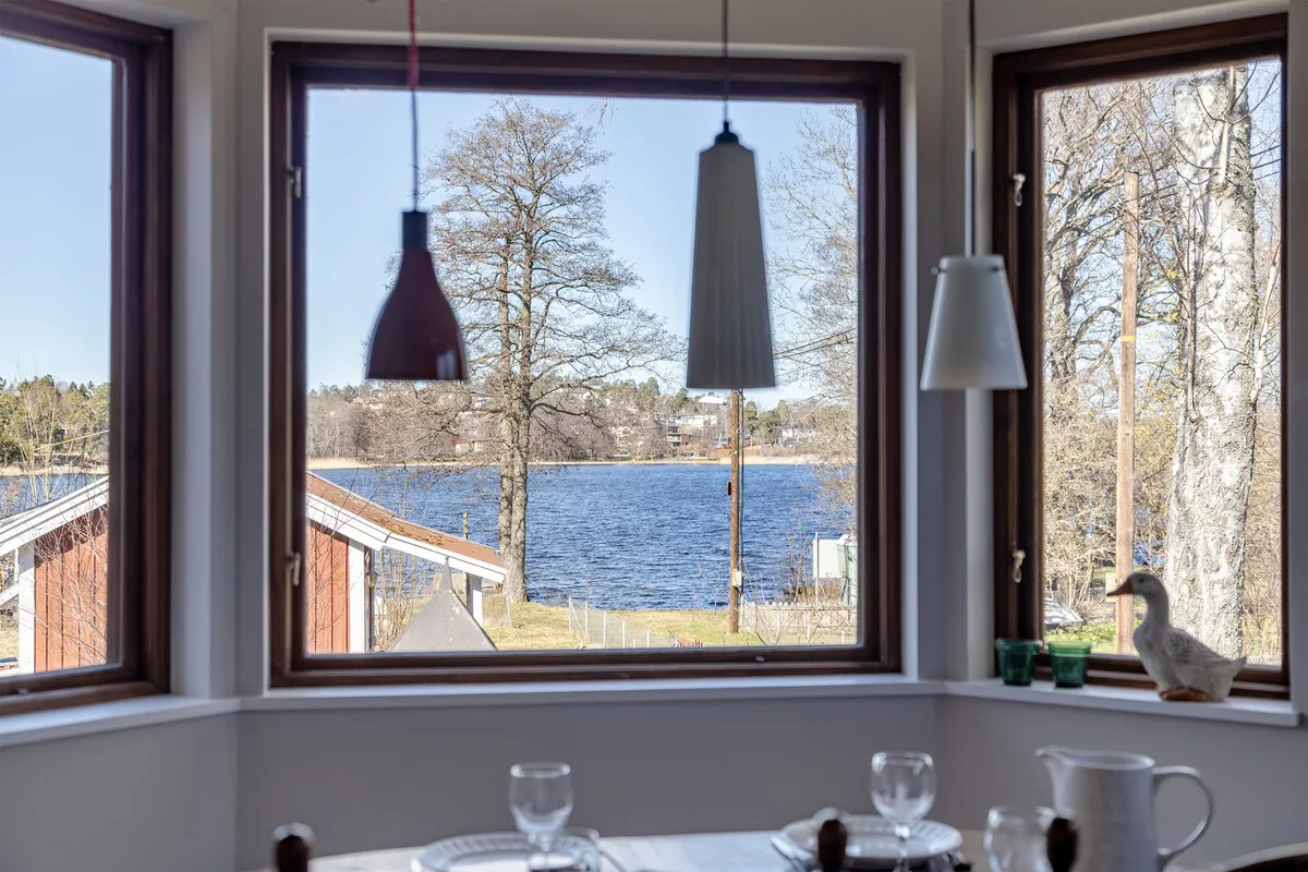 1930s Swedish Country House with Lakeside Views and Expansive Garden - View image 19 of 35