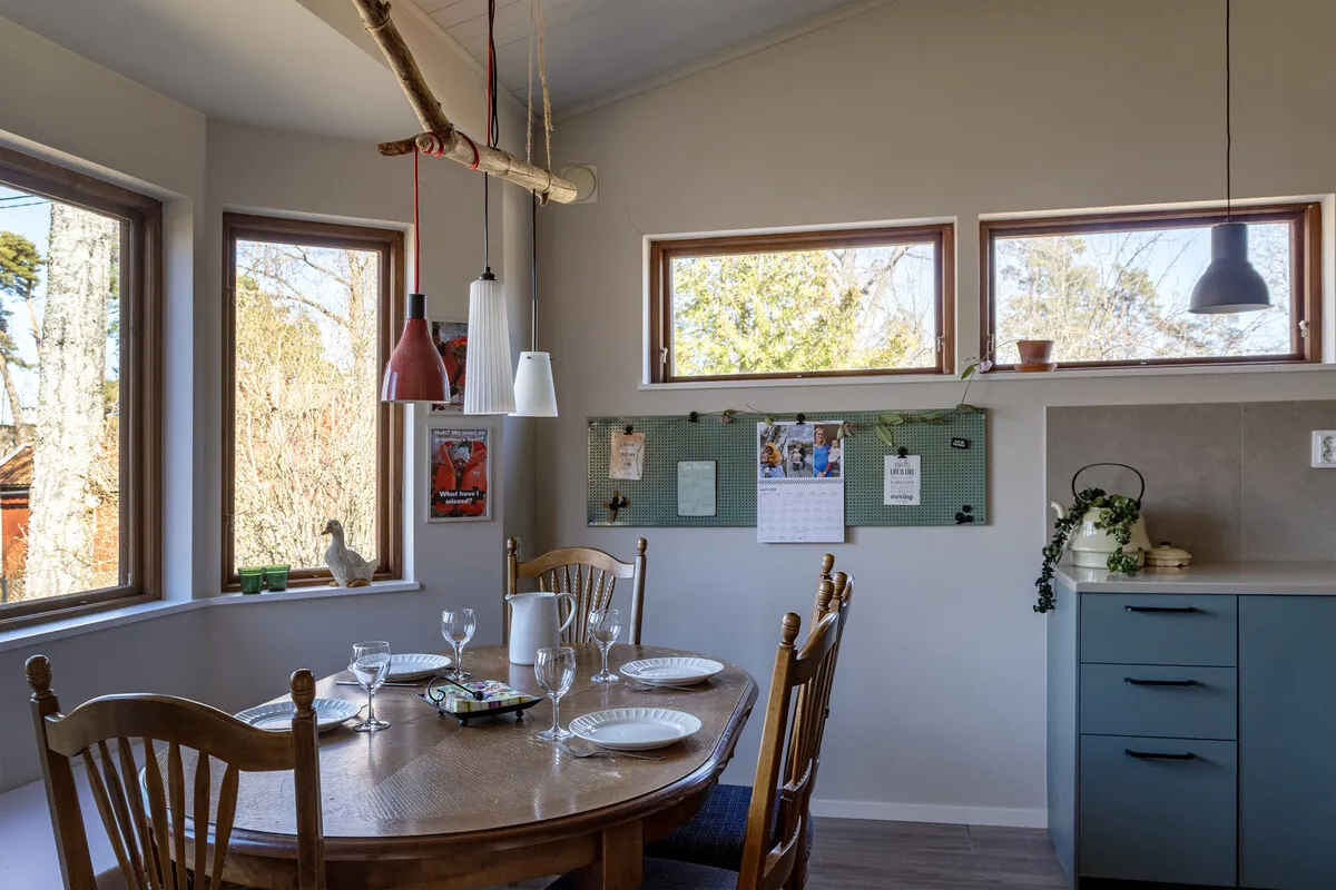 1930s Swedish Country House with Lakeside Views and Expansive Garden - View image 20 of 35