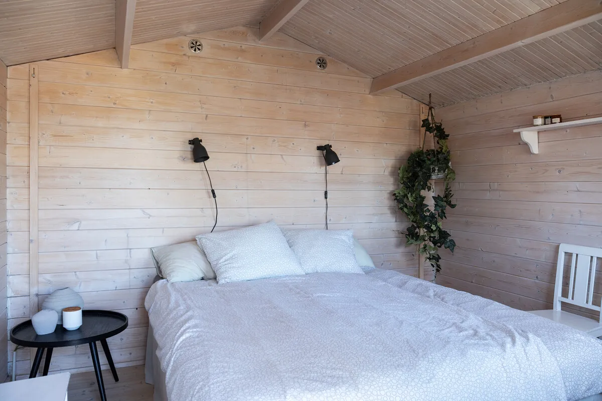 1930s Swedish Country House with Lakeside Views and Expansive Garden - View image 26 of 35