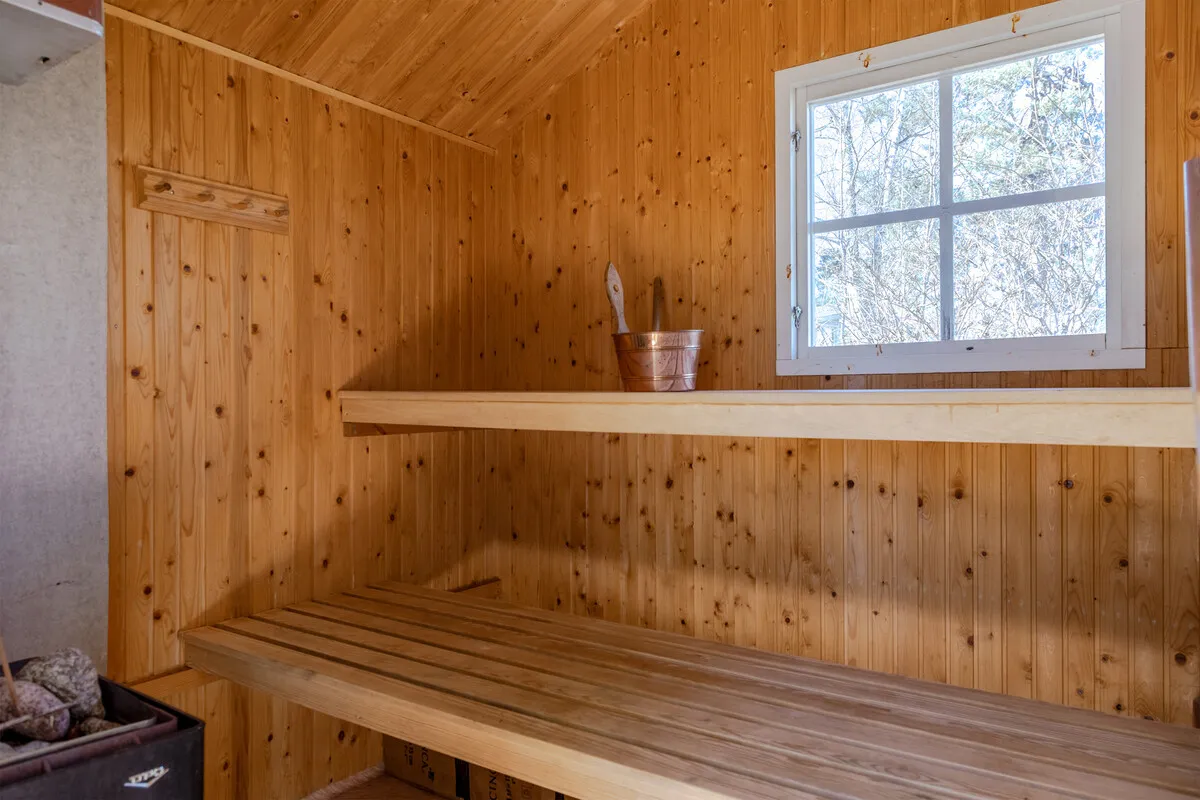 1930s Swedish Country House with Lakeside Views and Expansive Garden - View image 30 of 35