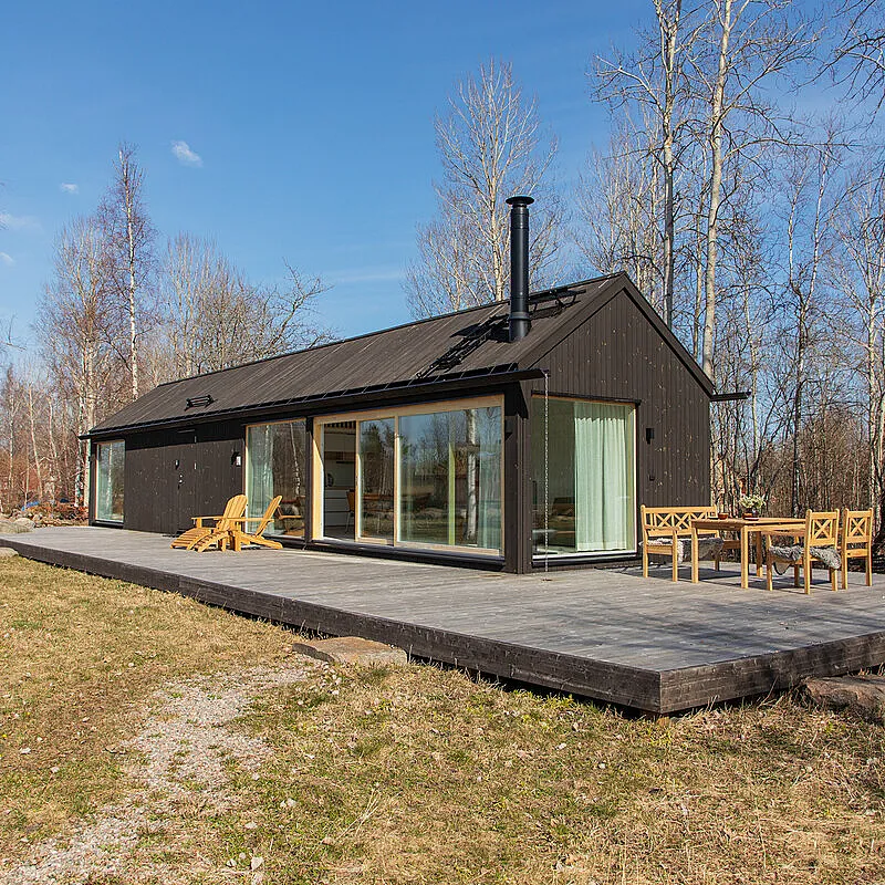 Contemporary 2-Bedroom House with Expansive Garden in Scenic Swedish Countryside