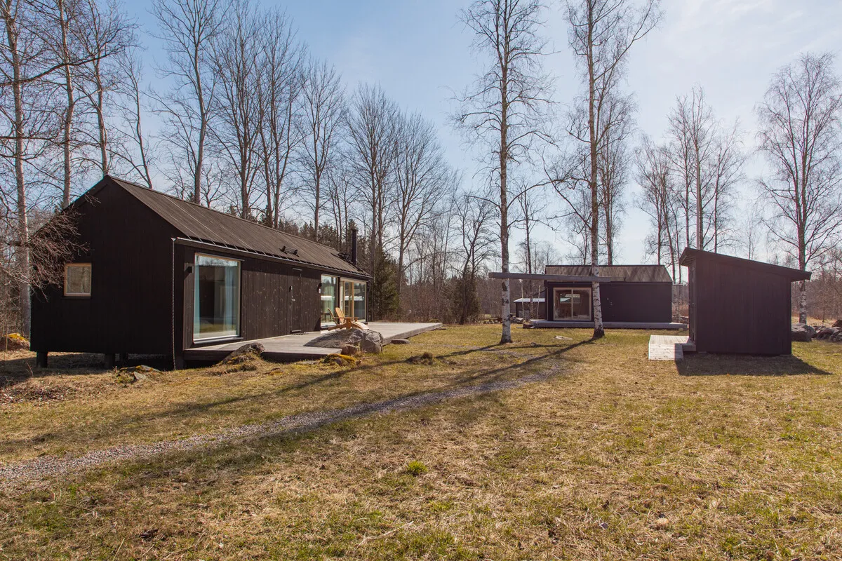 Contemporary 2-Bedroom House with Expansive Garden in Scenic Swedish Countryside - View image 6 of 41