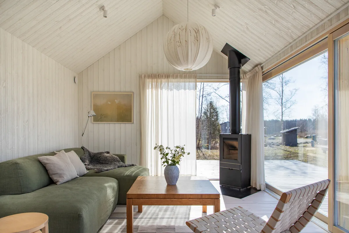 Contemporary 2-Bedroom House with Expansive Garden in Scenic Swedish Countryside - View image 8 of 41