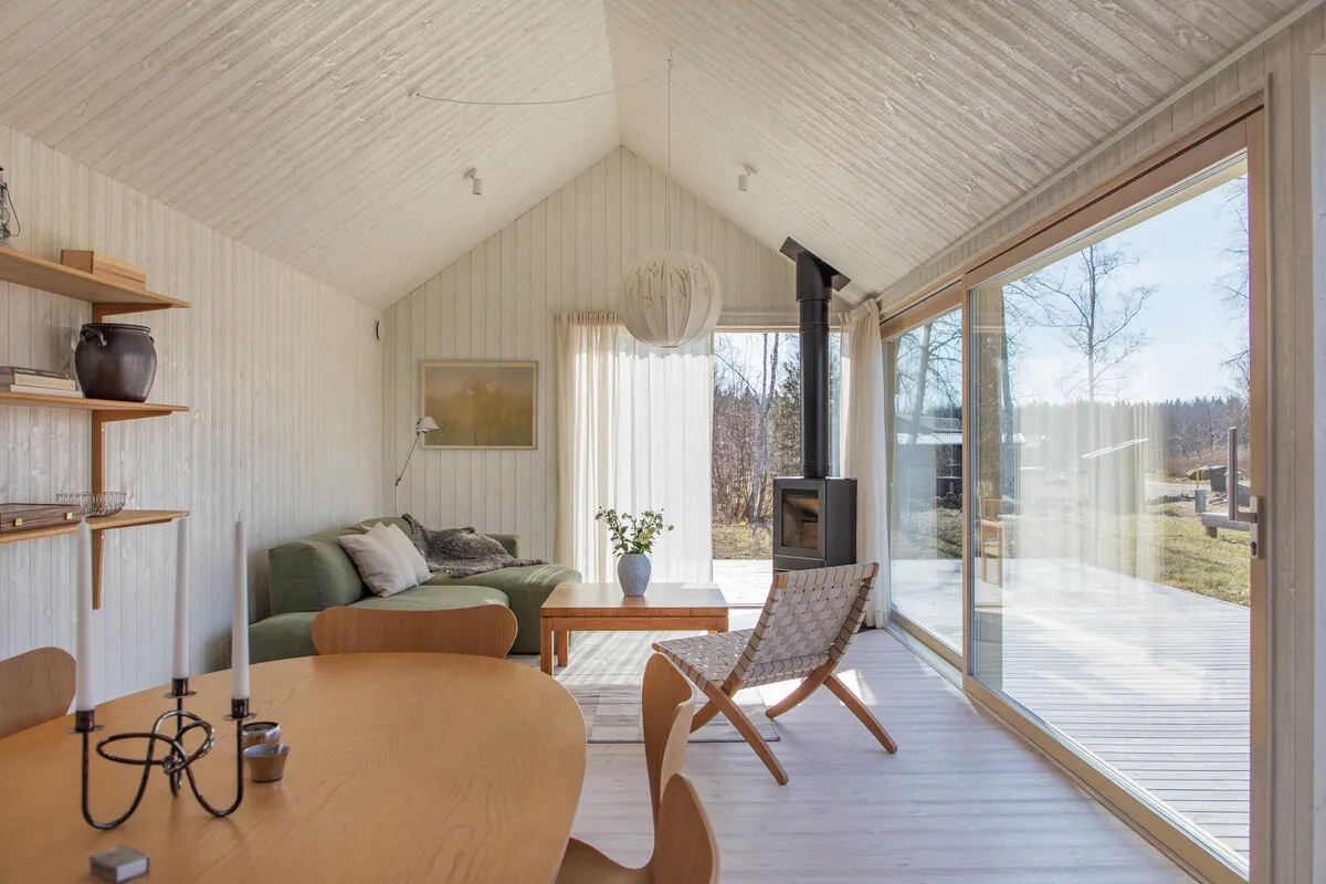 Contemporary 2-Bedroom House with Expansive Garden in Scenic Swedish Countryside - View image 14 of 41