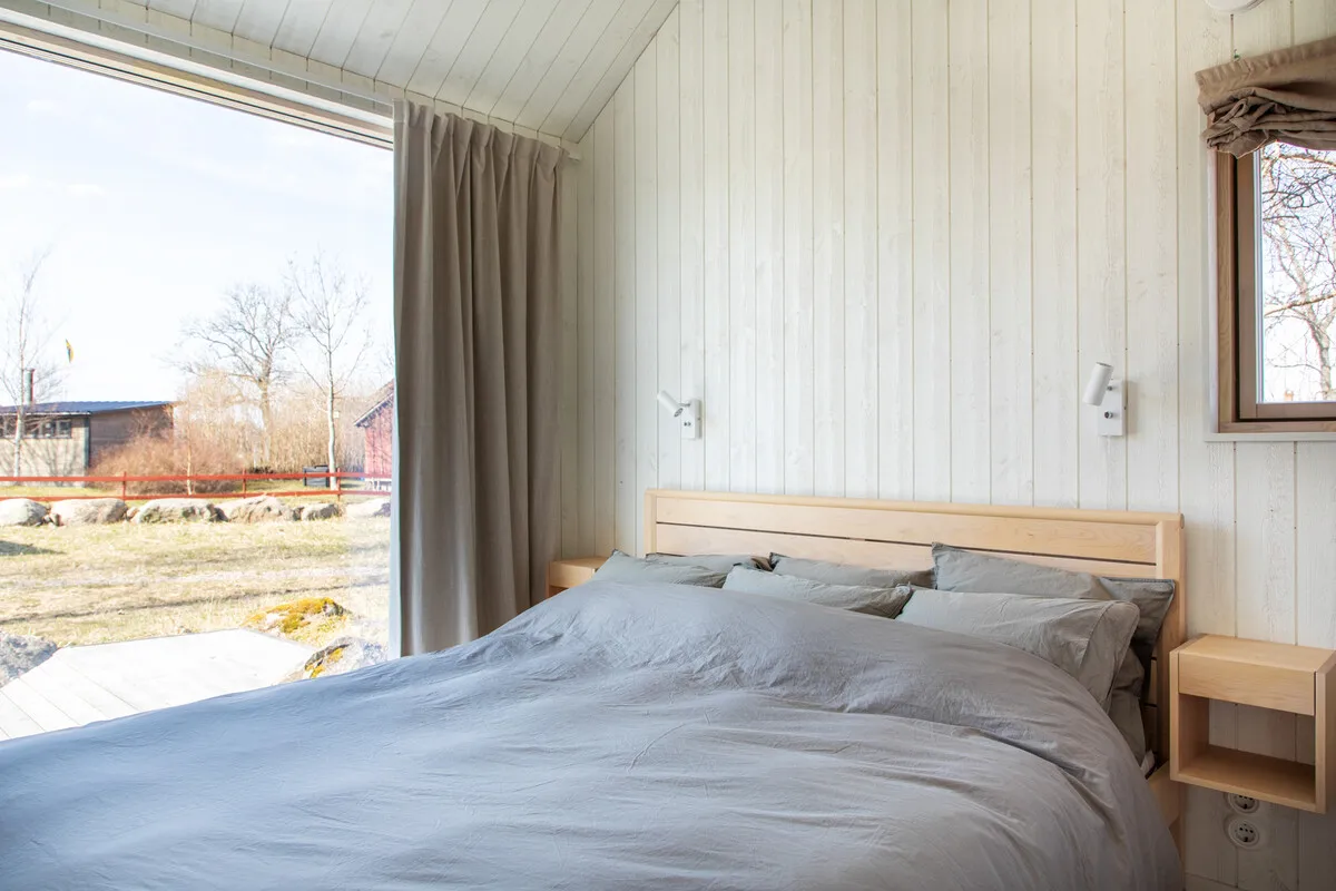 Contemporary 2-Bedroom House with Expansive Garden in Scenic Swedish Countryside - View image 16 of 41