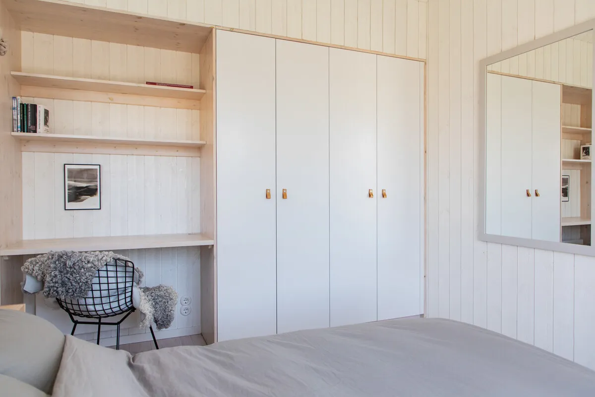 Contemporary 2-Bedroom House with Expansive Garden in Scenic Swedish Countryside - View image 17 of 41