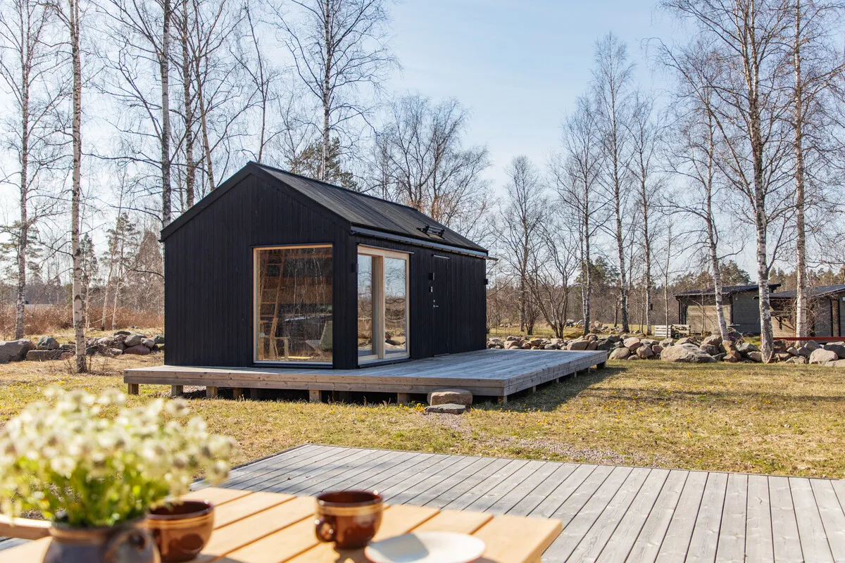 Contemporary 2-Bedroom House with Expansive Garden in Scenic Swedish Countryside - View image 23 of 41