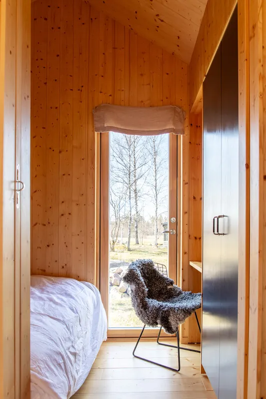 Contemporary 2-Bedroom House with Expansive Garden in Scenic Swedish Countryside - View image 27 of 41