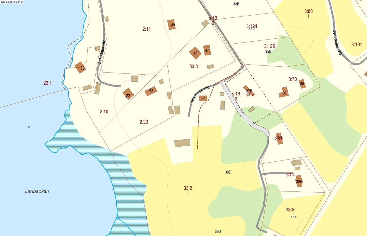 Contemporary 2-Bedroom House with Expansive Garden in Scenic Swedish Countryside - View image 33 of 41