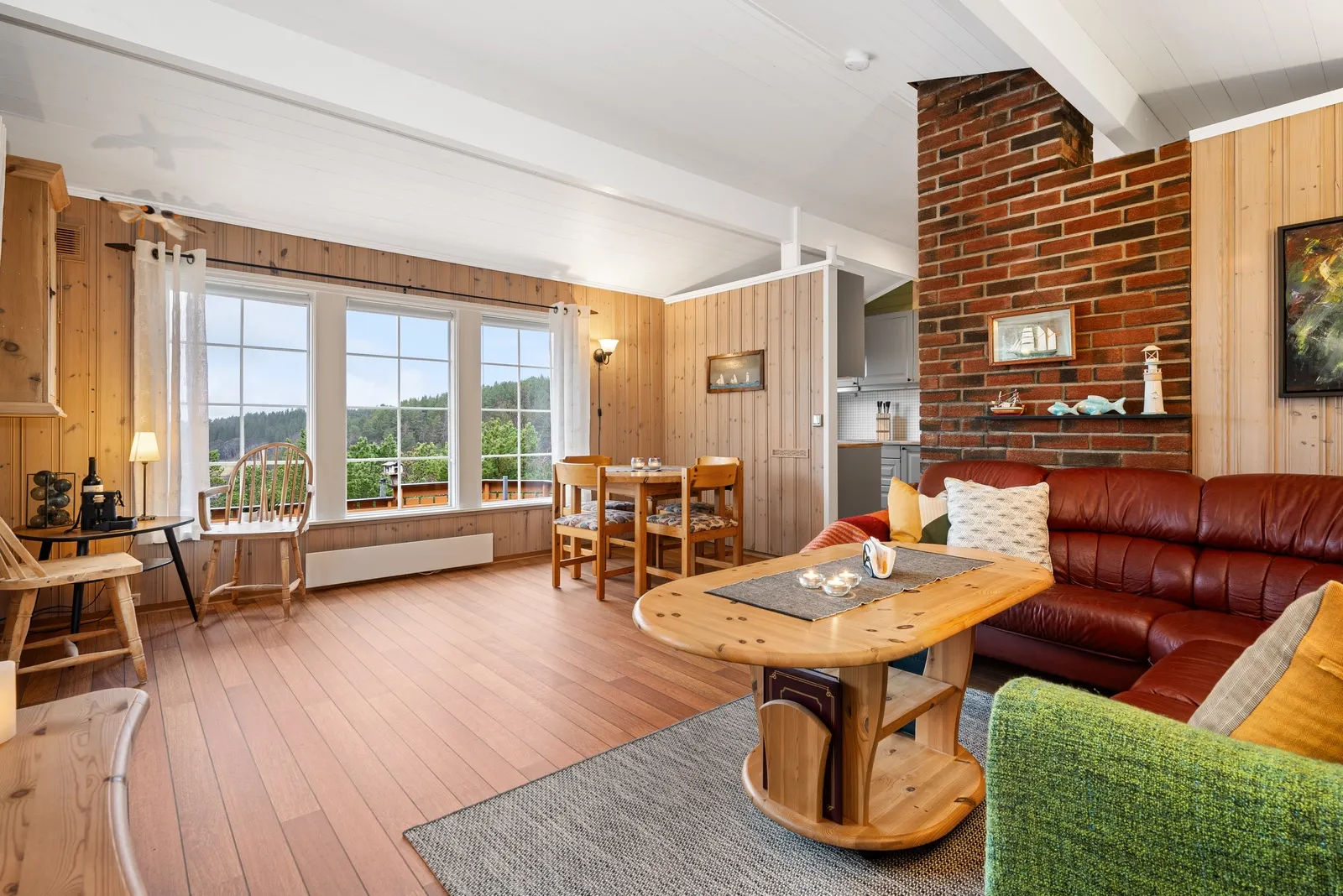 1980s Two-Bedroom Cabin with Terrace in Scenic Foldfjorden, Norway - View image 10 of 29