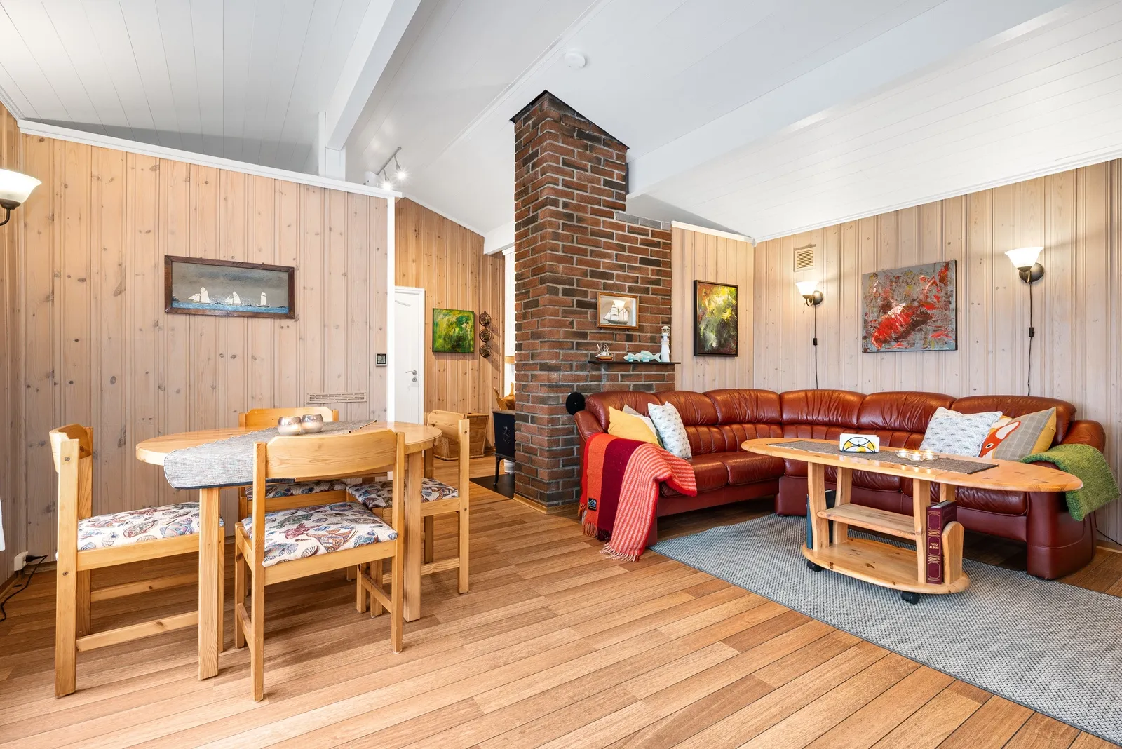 1980s Two-Bedroom Cabin with Terrace in Scenic Foldfjorden, Norway - View image 11 of 29