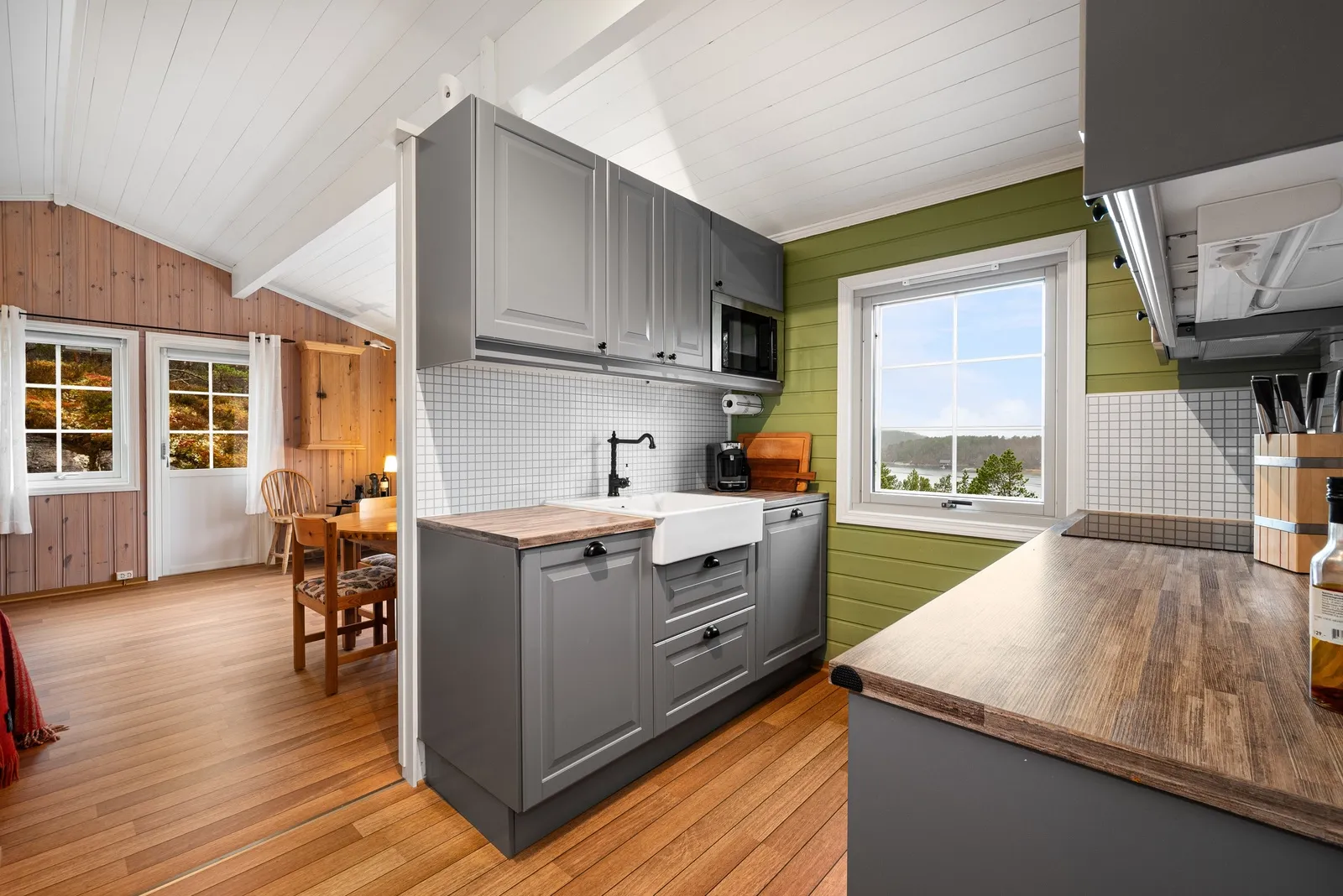 1980s Two-Bedroom Cabin with Terrace in Scenic Foldfjorden, Norway - View image 12 of 29