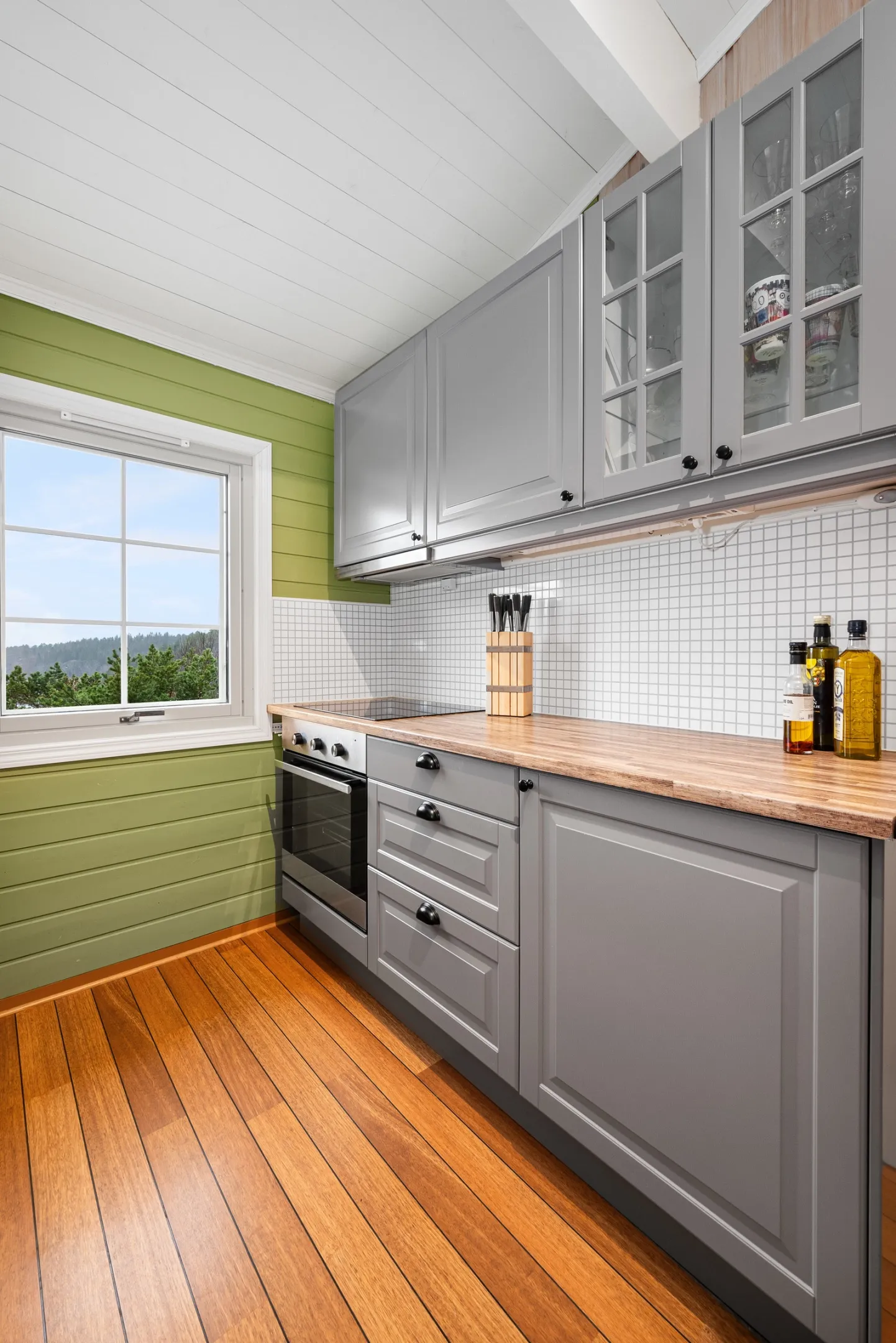 1980s Two-Bedroom Cabin with Terrace in Scenic Foldfjorden, Norway - View image 14 of 29