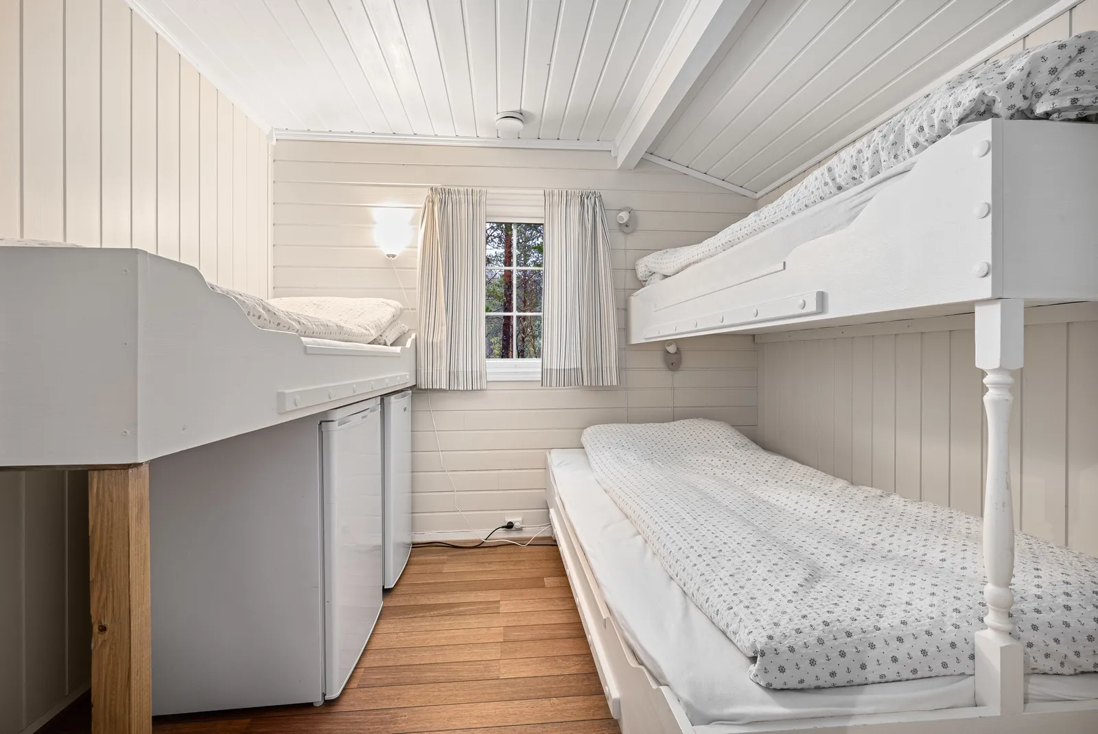 1980s Two-Bedroom Cabin with Terrace in Scenic Foldfjorden, Norway - View image 17 of 29