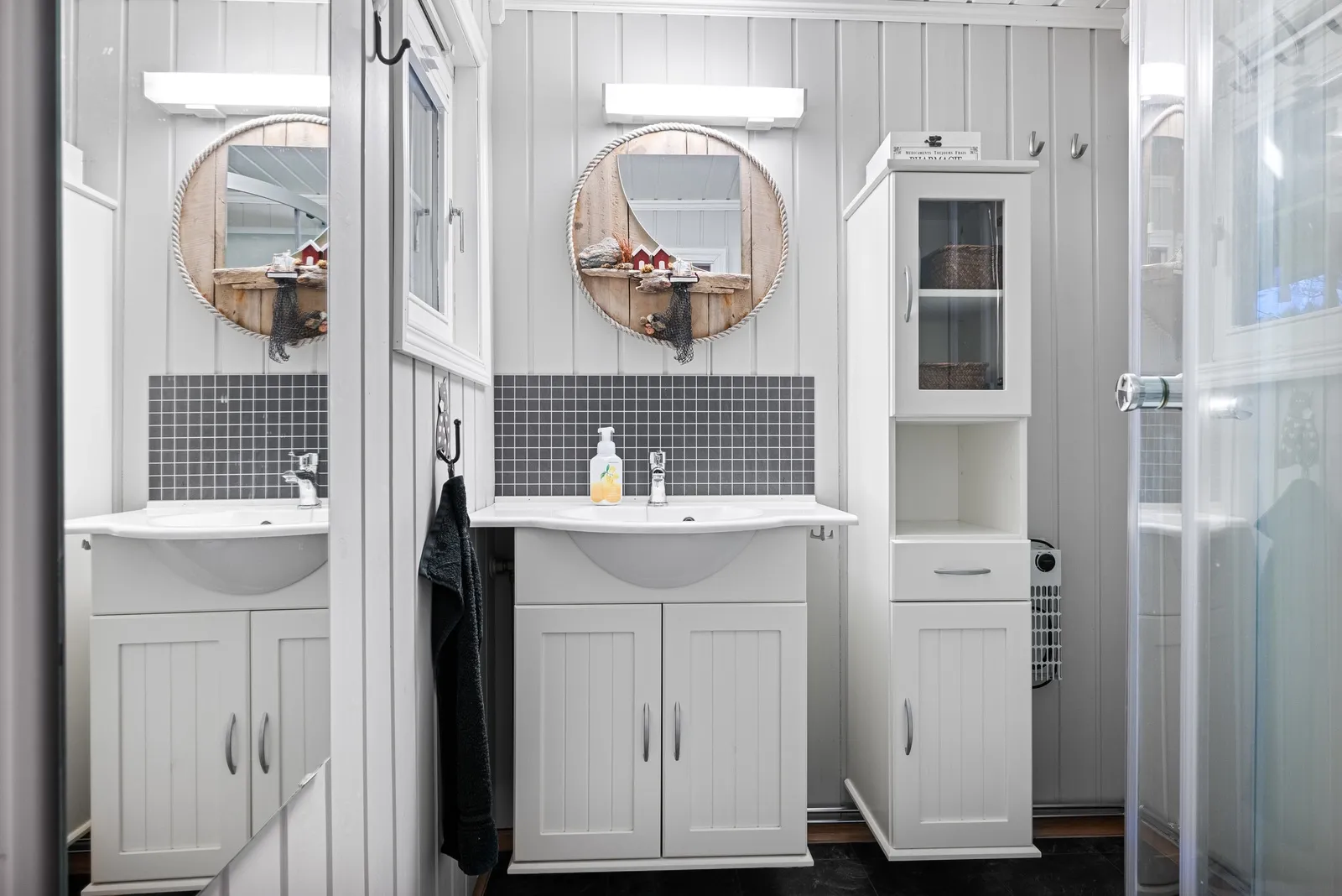 1980s Two-Bedroom Cabin with Terrace in Scenic Foldfjorden, Norway - View image 18 of 29