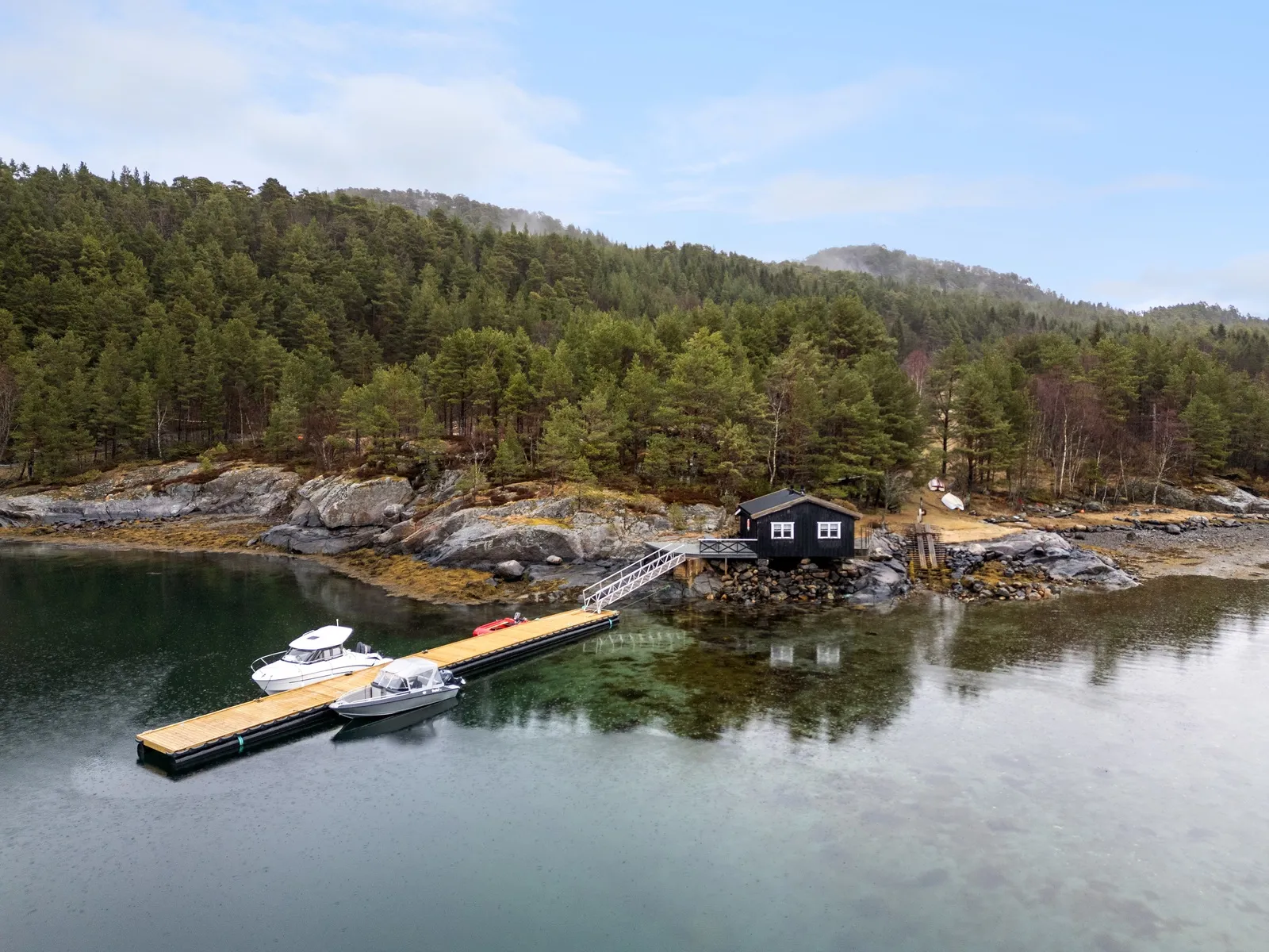 1980s Two-Bedroom Cabin with Terrace in Scenic Foldfjorden, Norway - View image 28 of 29