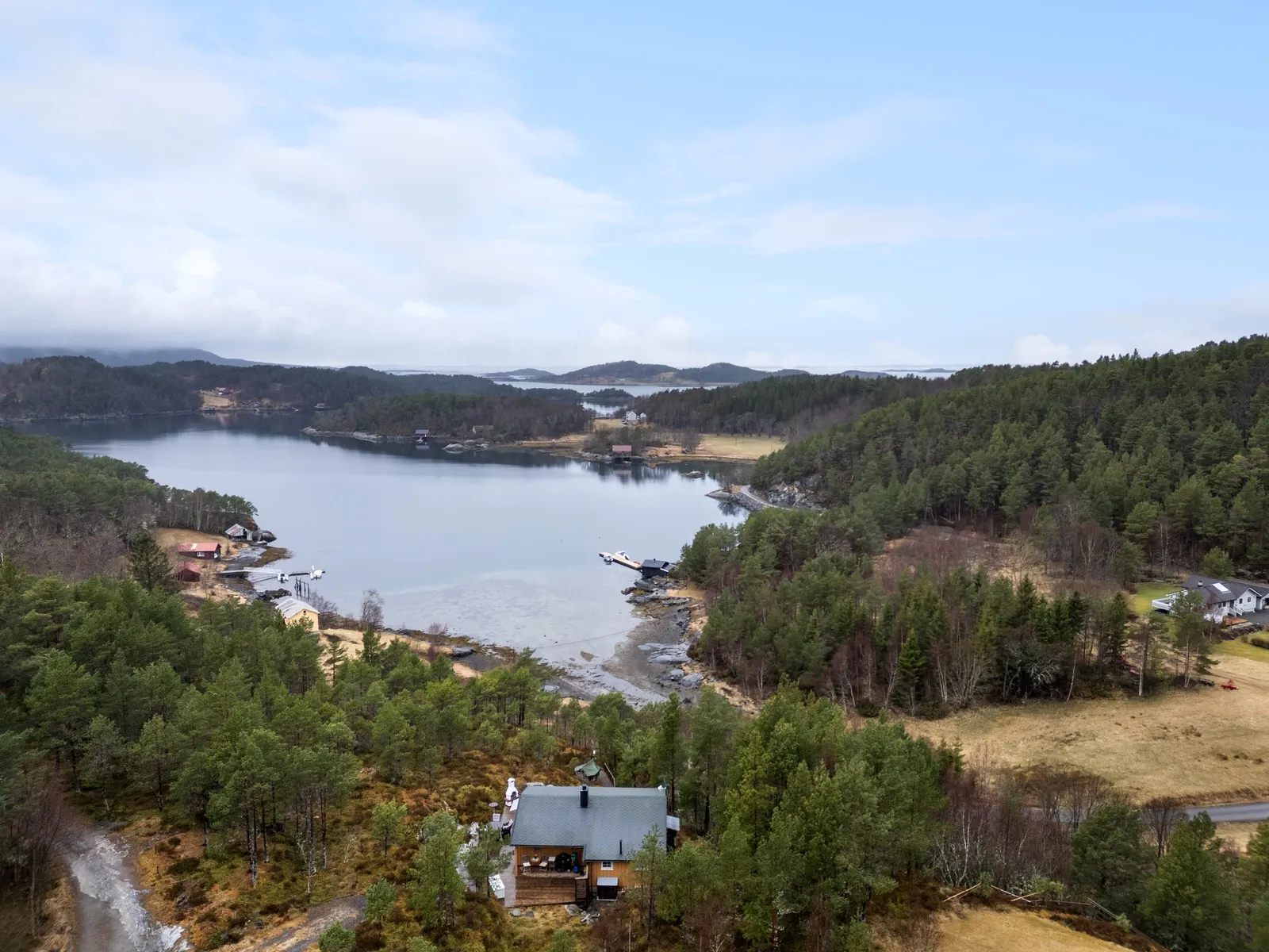 1980s Two-Bedroom Cabin with Terrace in Scenic Foldfjorden, Norway - View image 29 of 29