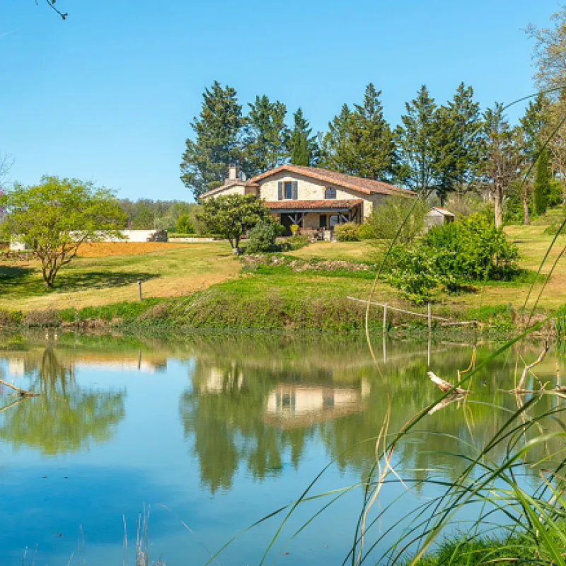 Expansive 5-Bedroom Home with Pool and Lake in Scenic Gers, France